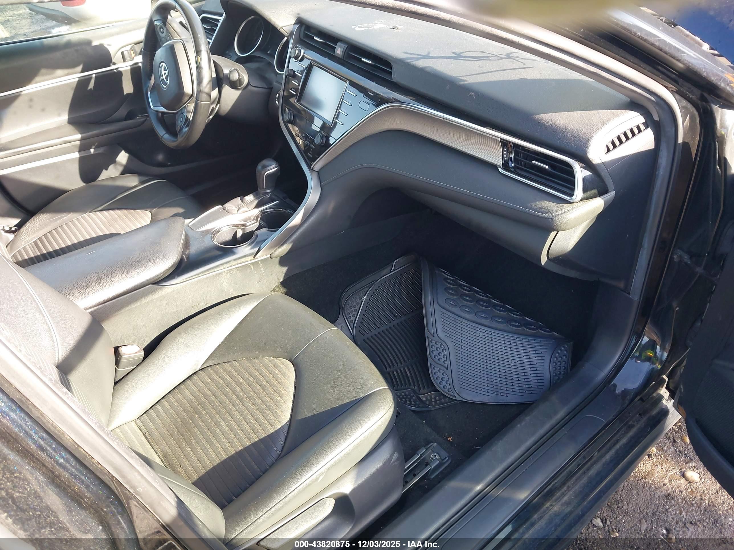 TOYOTA CAMRY image 5