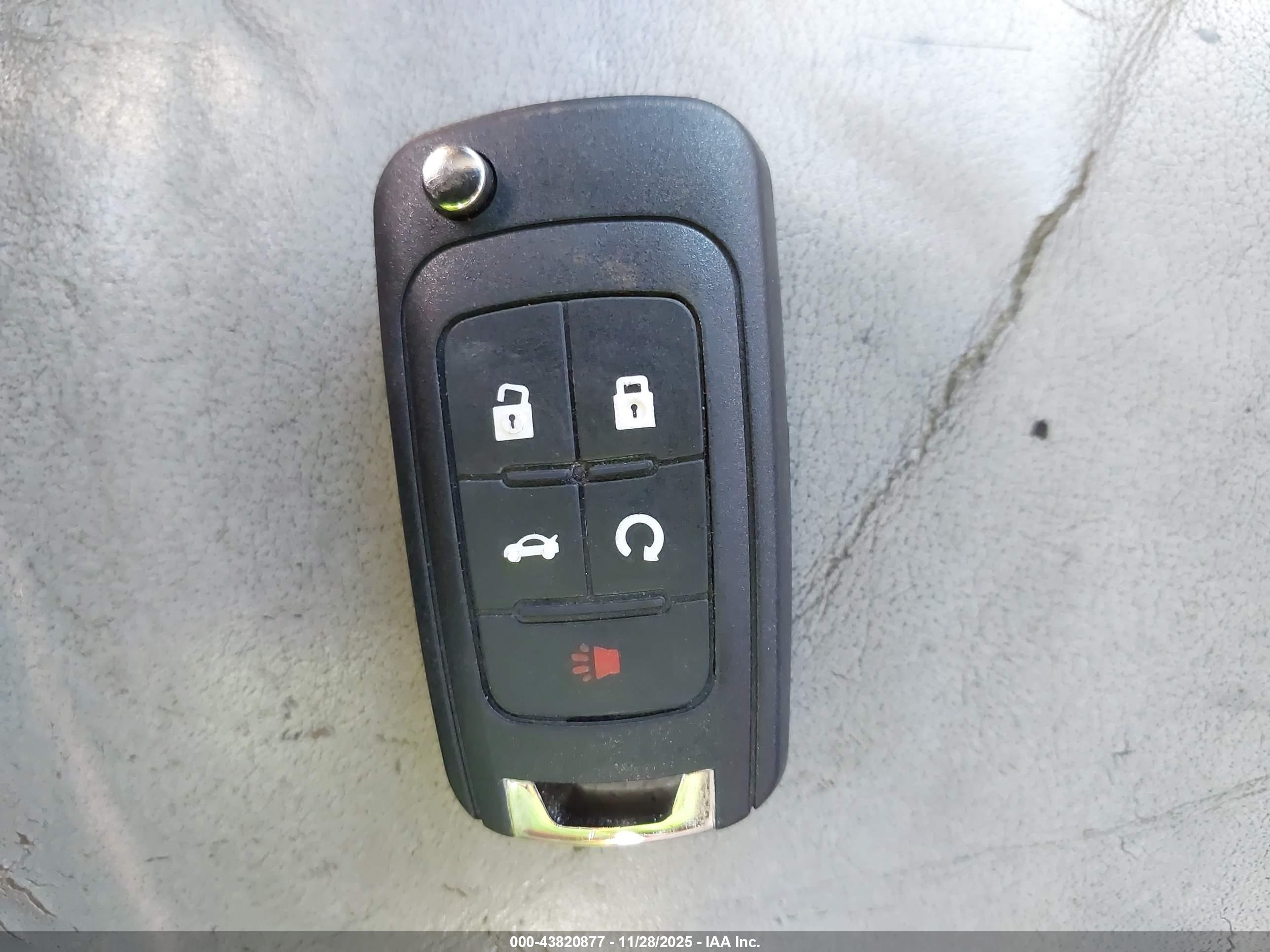 BUICK LACROSSE image 11