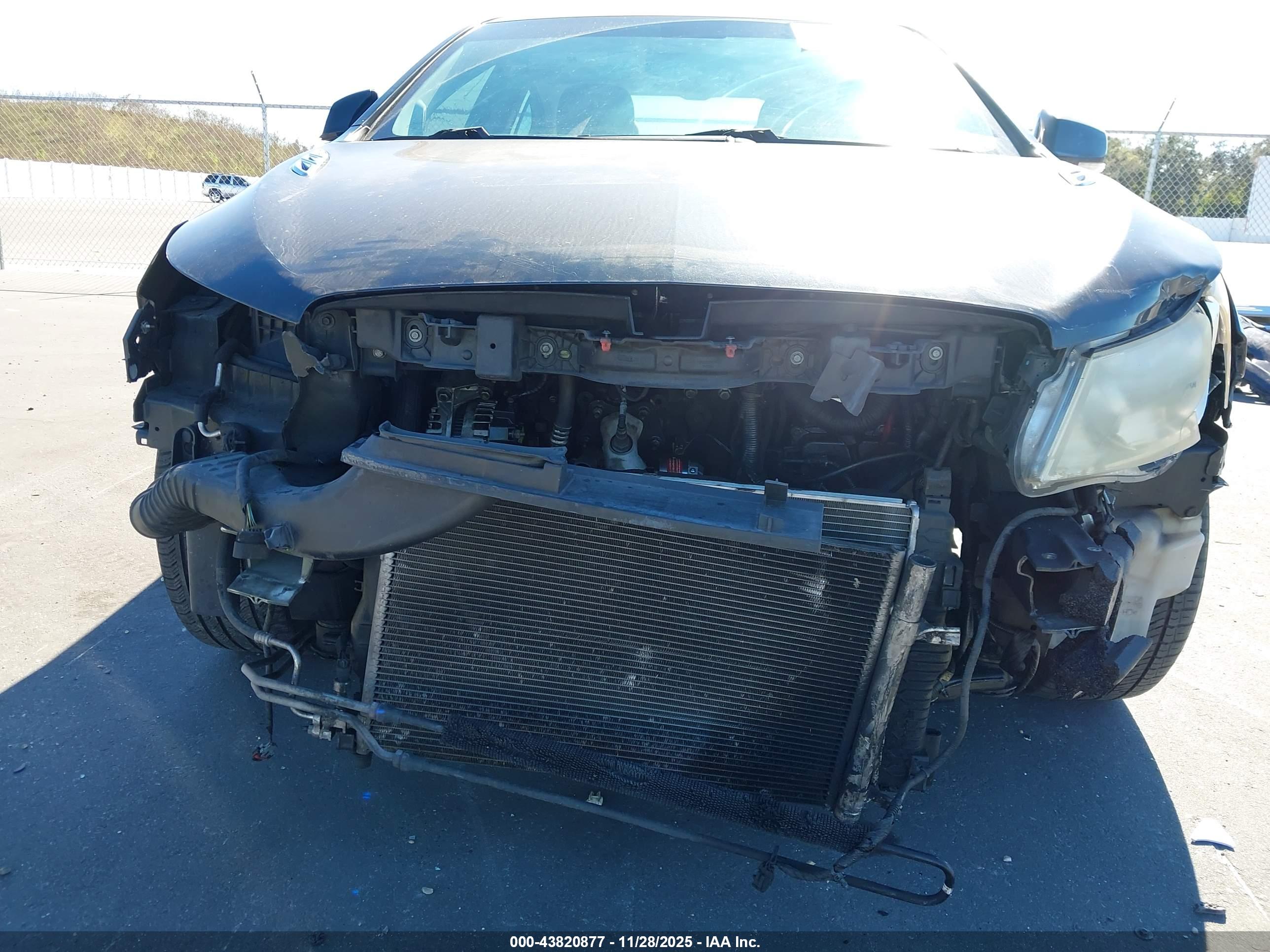 BUICK LACROSSE image 6