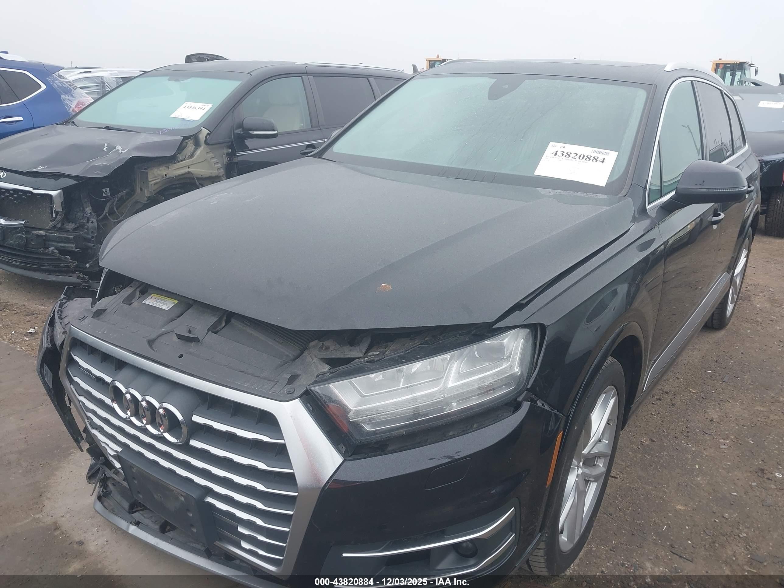 AUDI Q7 image 2