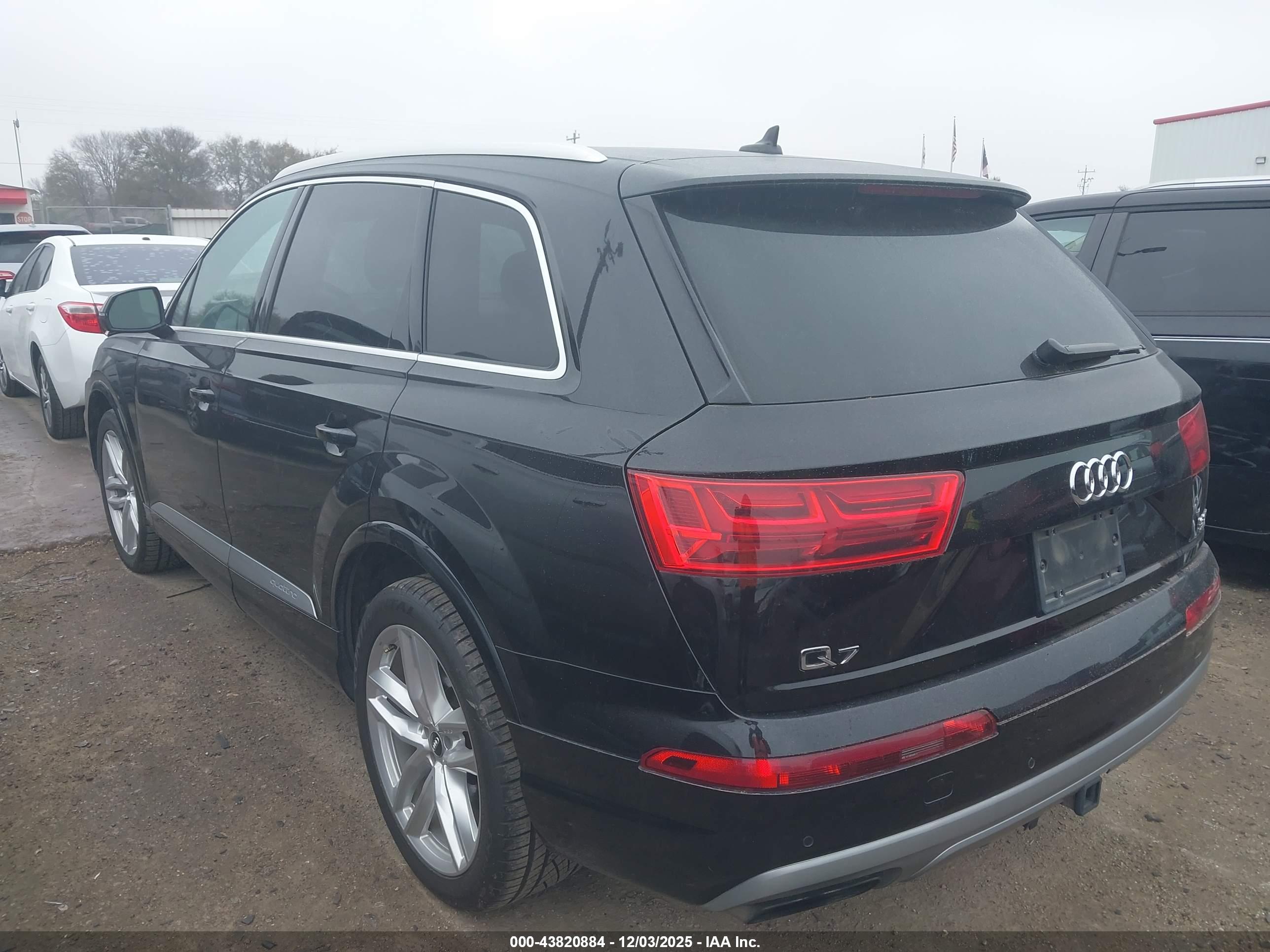 AUDI Q7 image 3