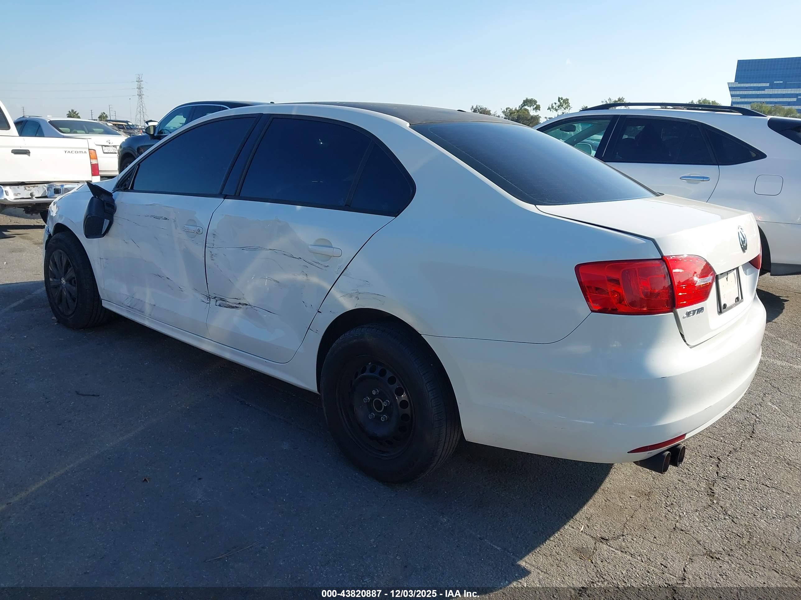 VOLKSWAGEN JETTA image 3