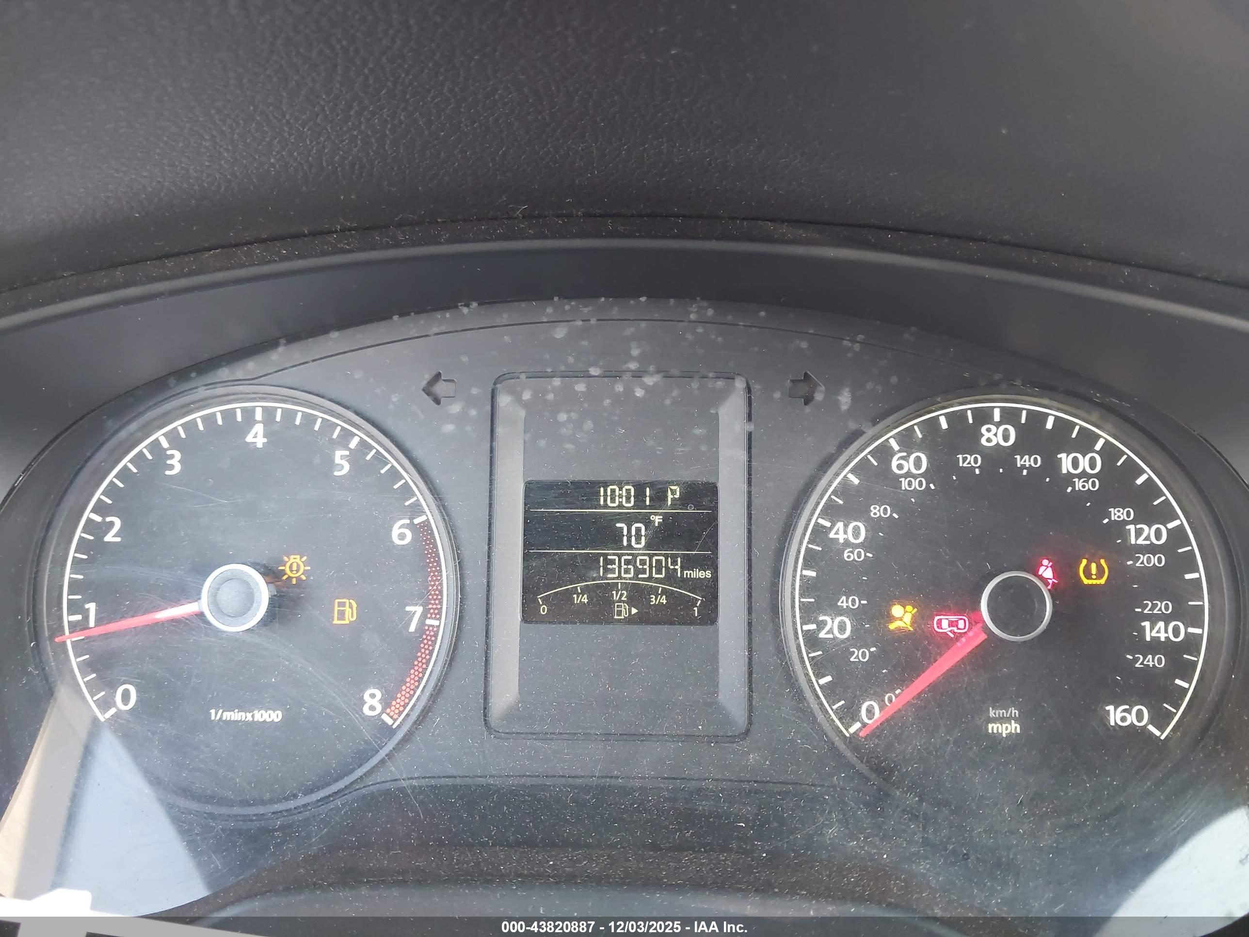 VOLKSWAGEN JETTA image 7