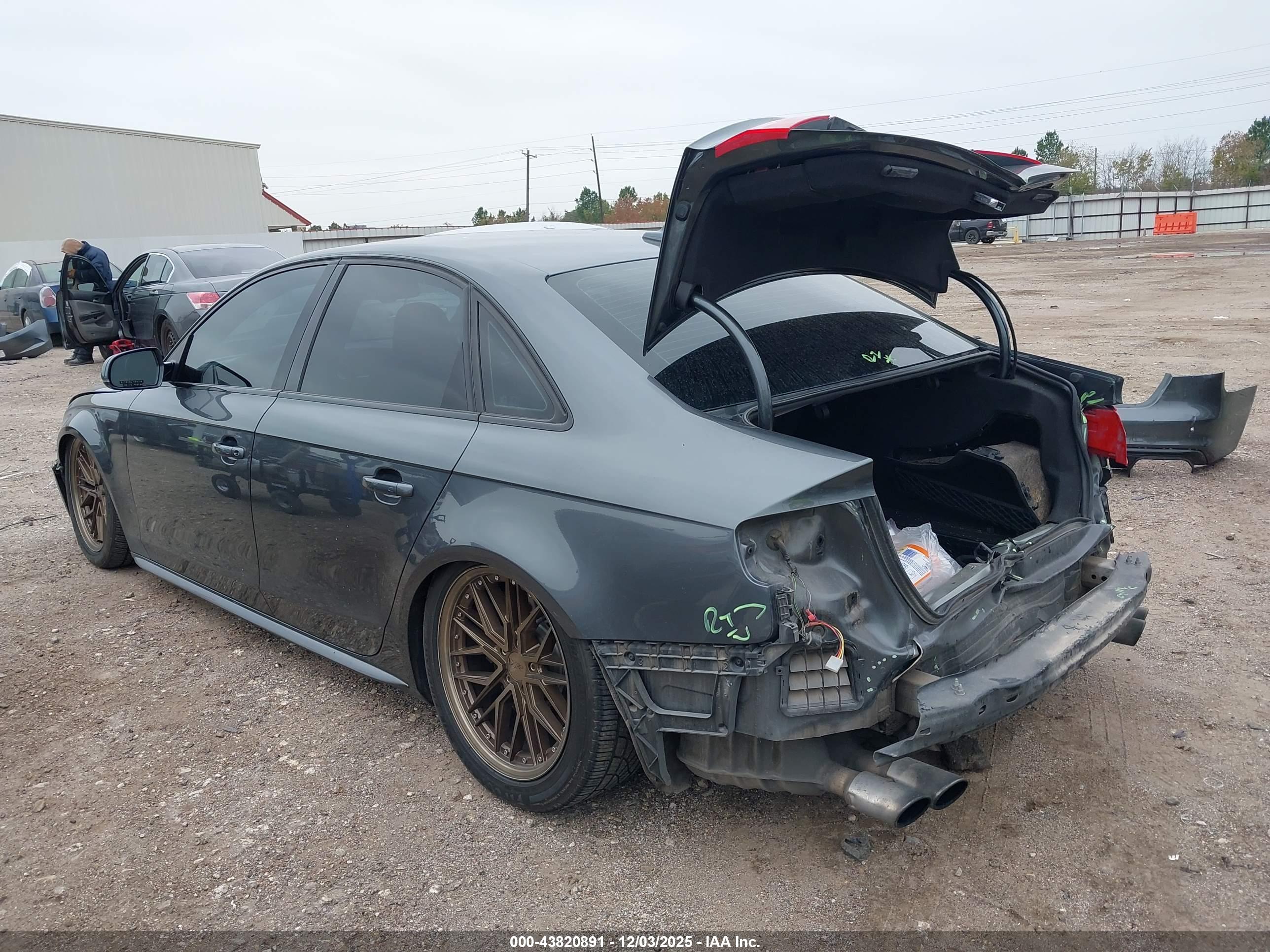 AUDI S4 image 3