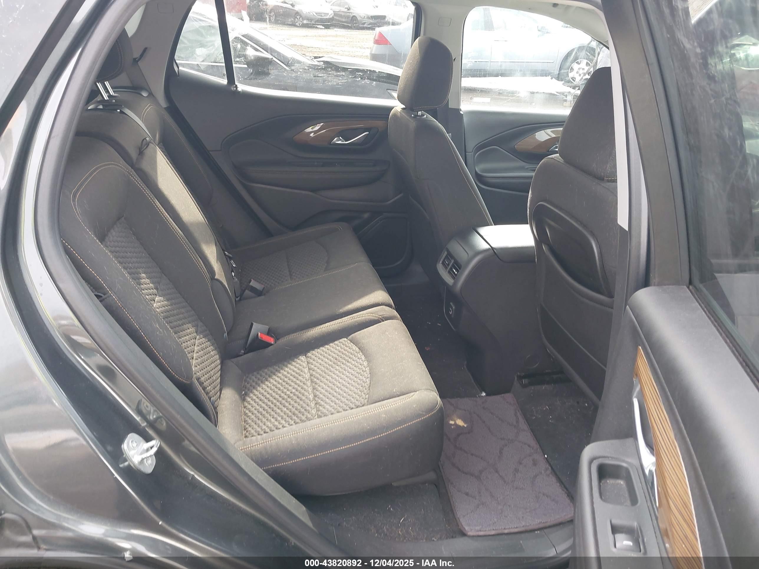 GMC TERRAIN image 8