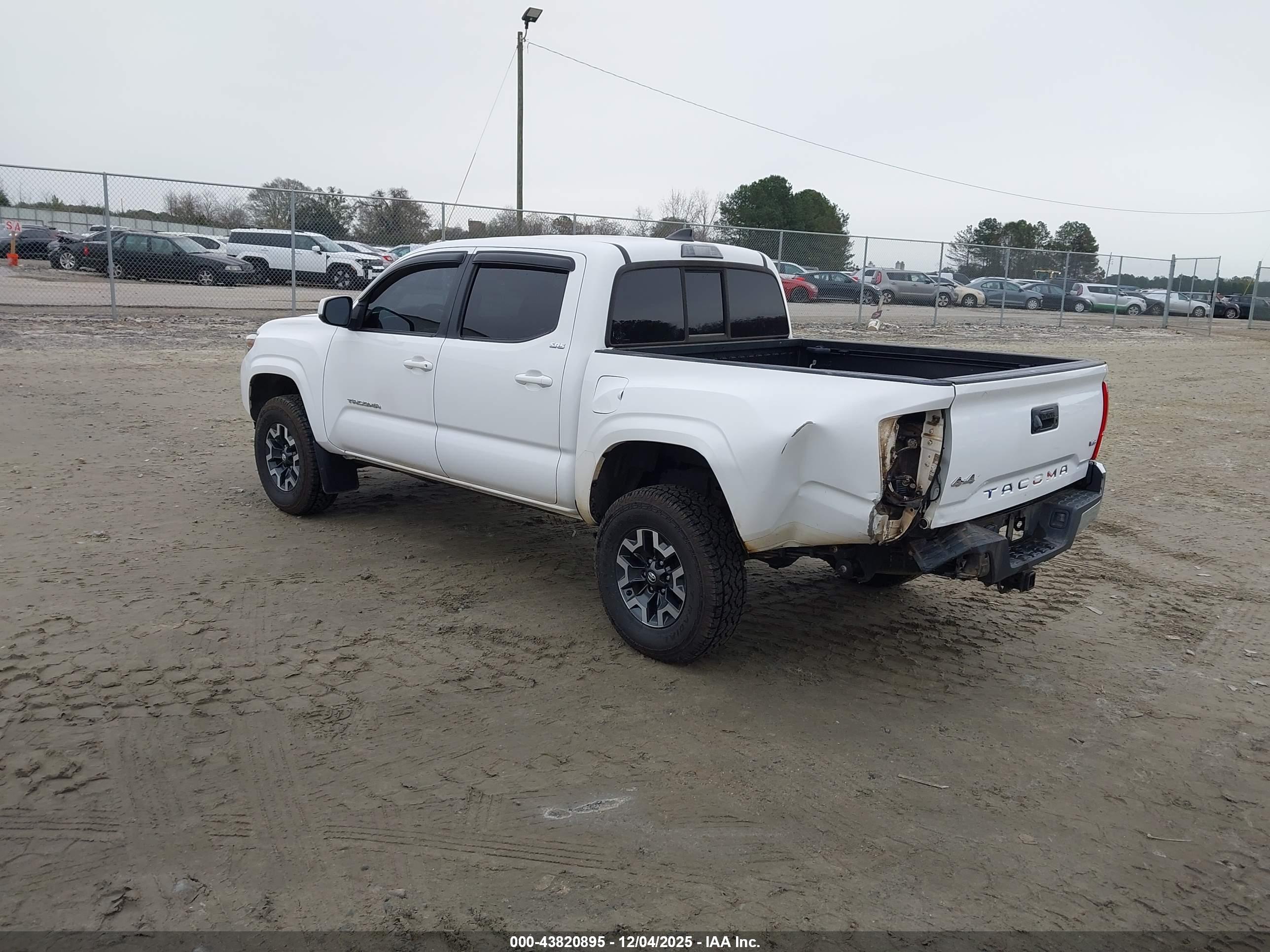 TOYOTA TACOMA image 3