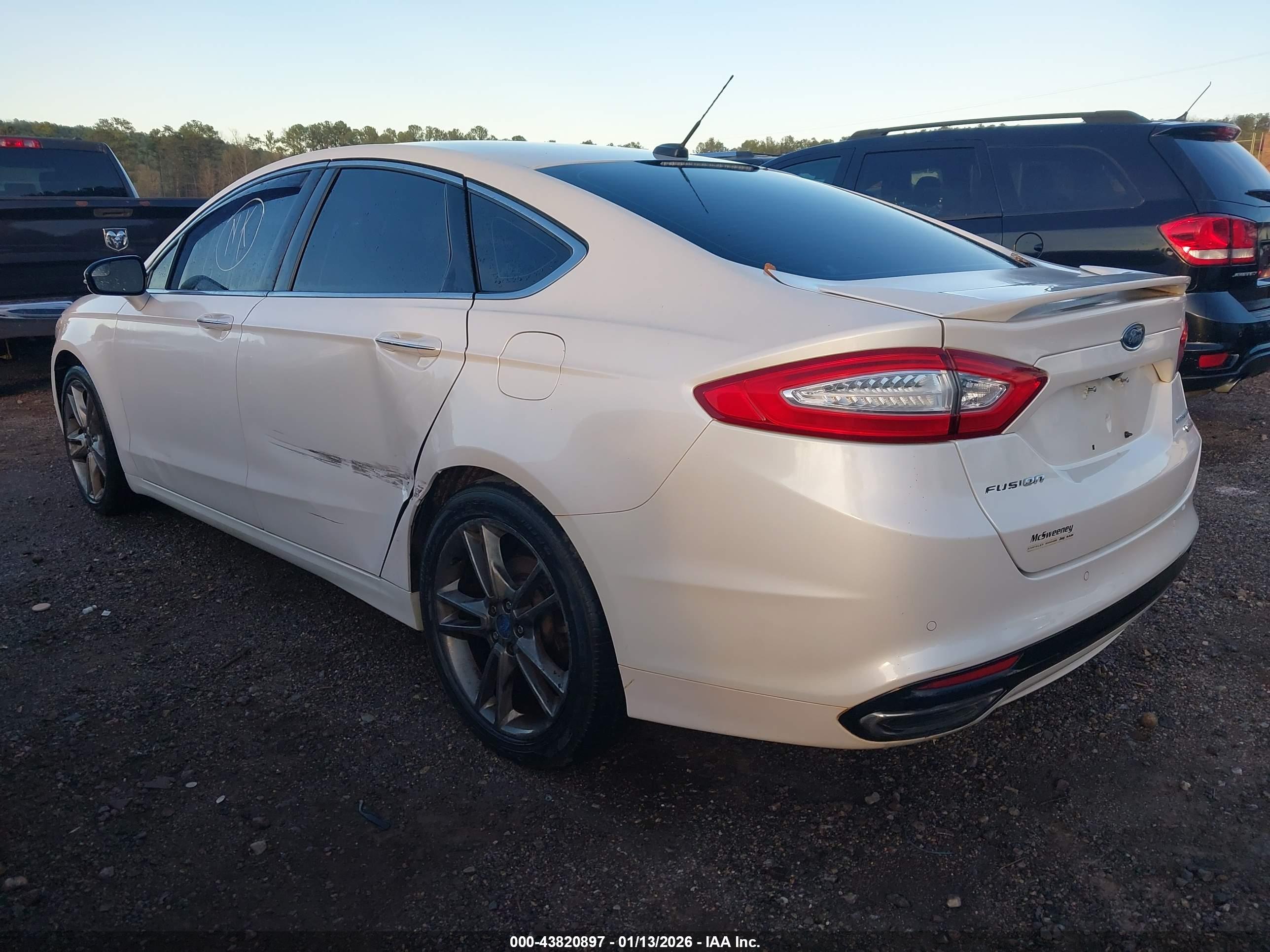 FORD FUSION image 3