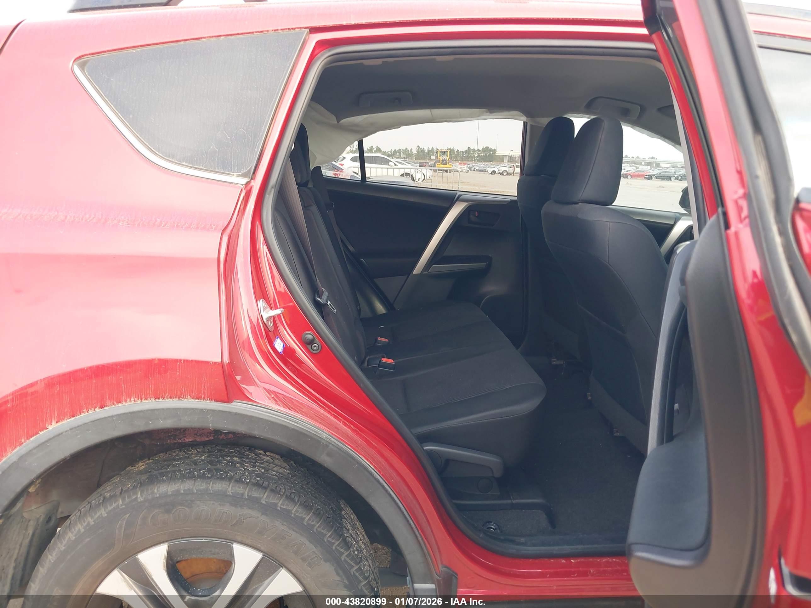TOYOTA RAV4 image 8