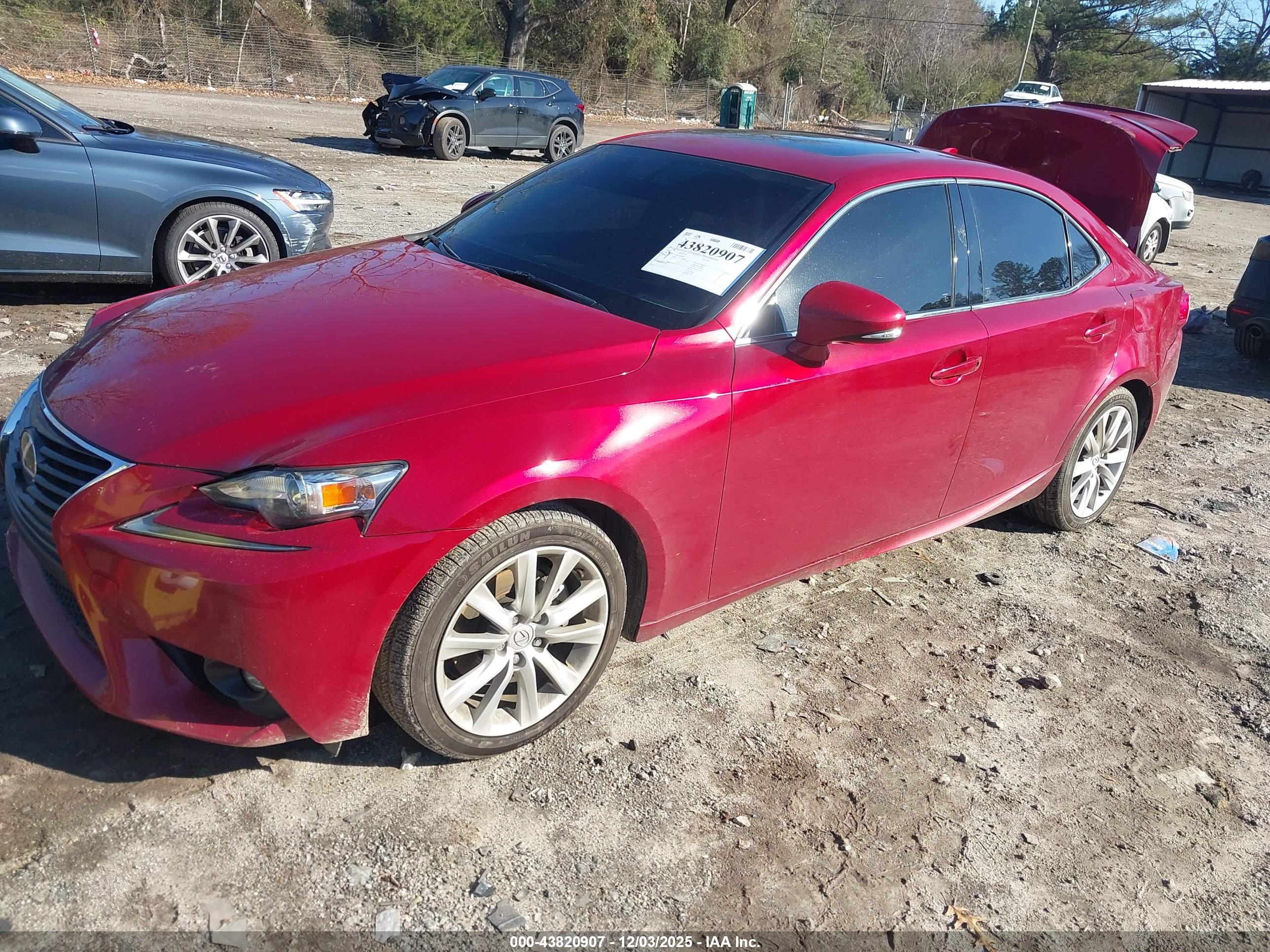 LEXUS IS image 2