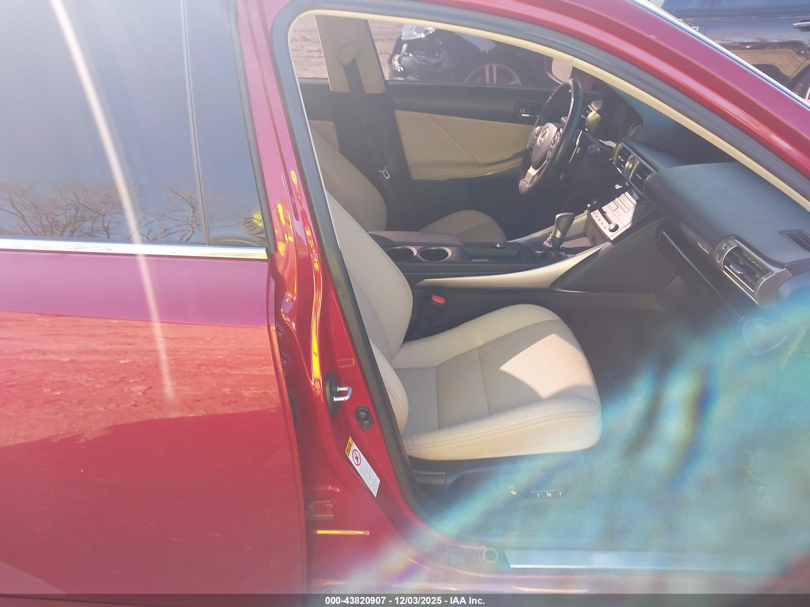 LEXUS IS image 5