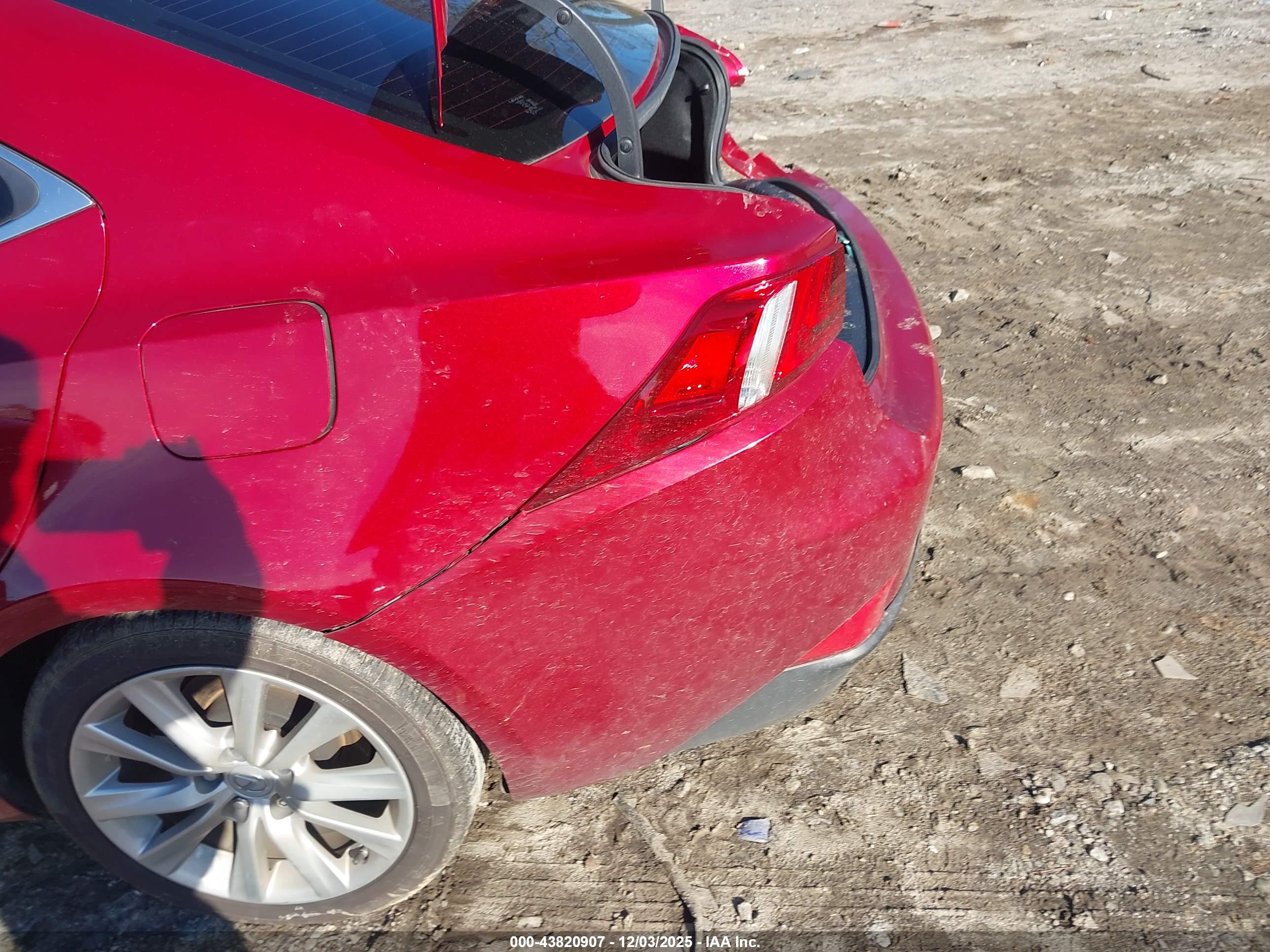 LEXUS IS image 6