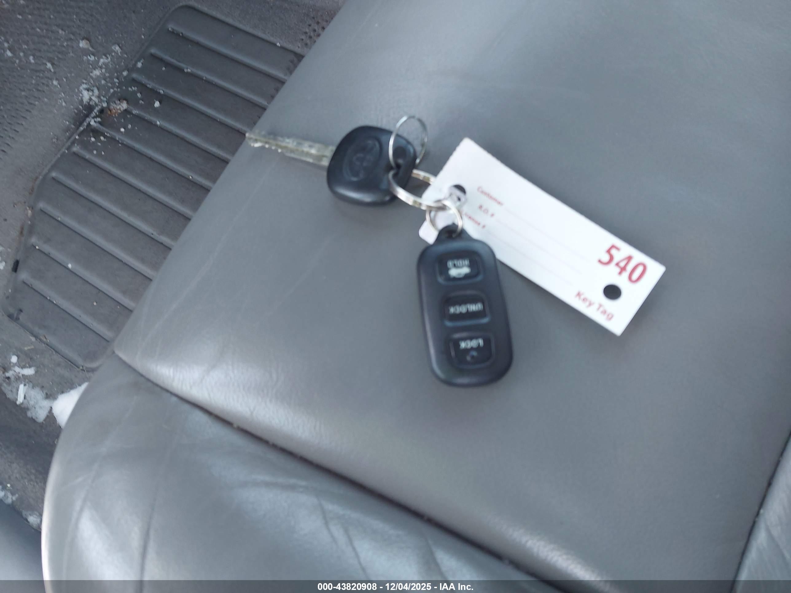 TOYOTA CAMRY image 11