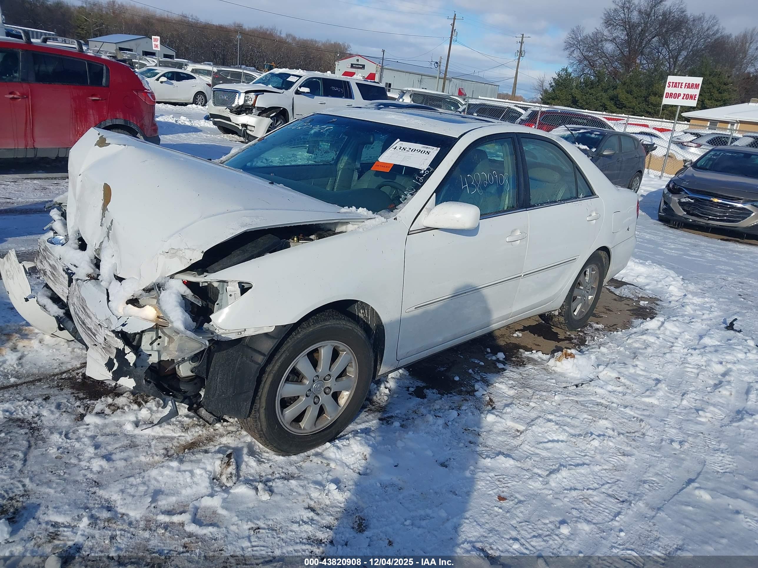 TOYOTA CAMRY image 2