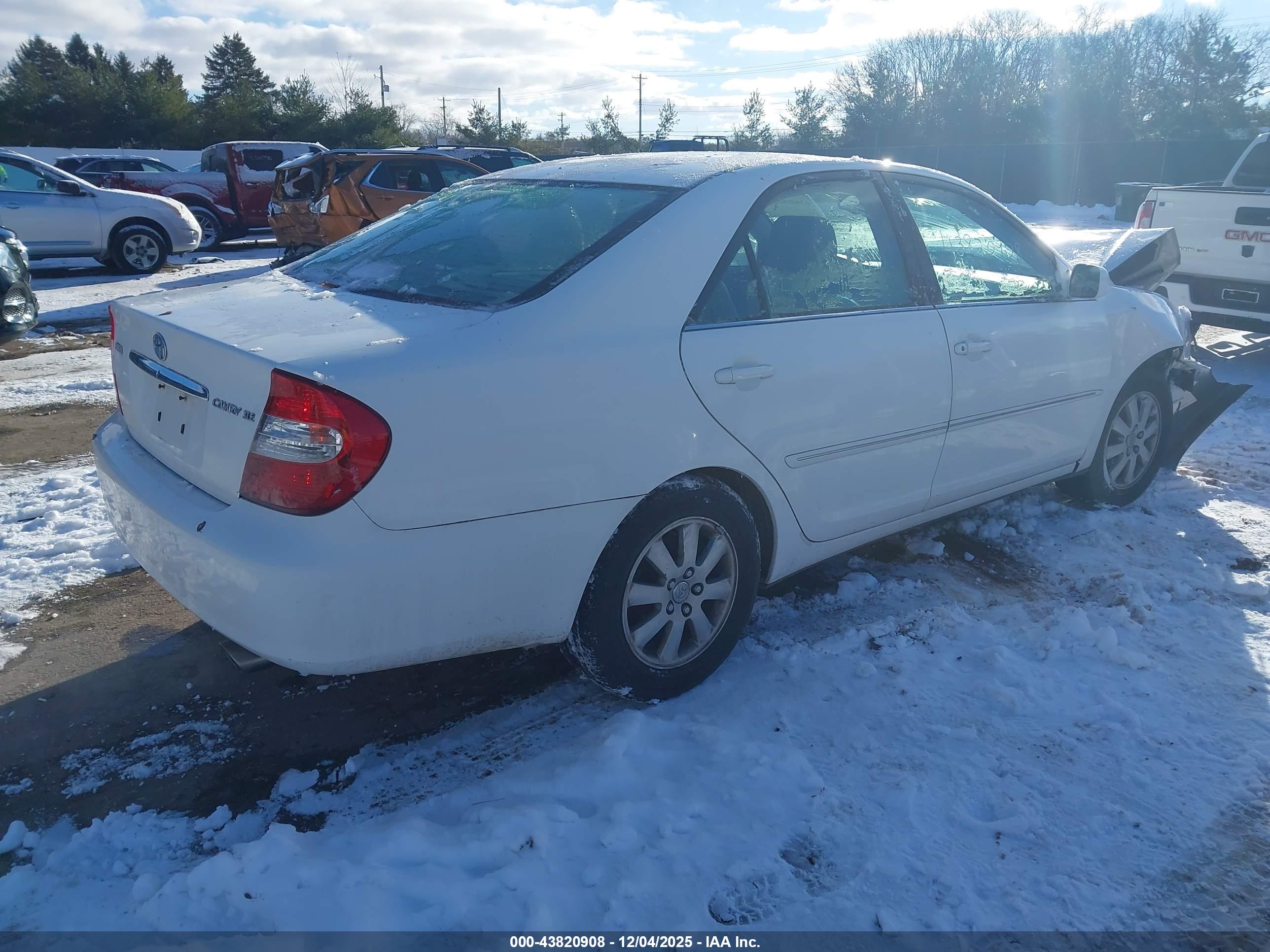 TOYOTA CAMRY image 4