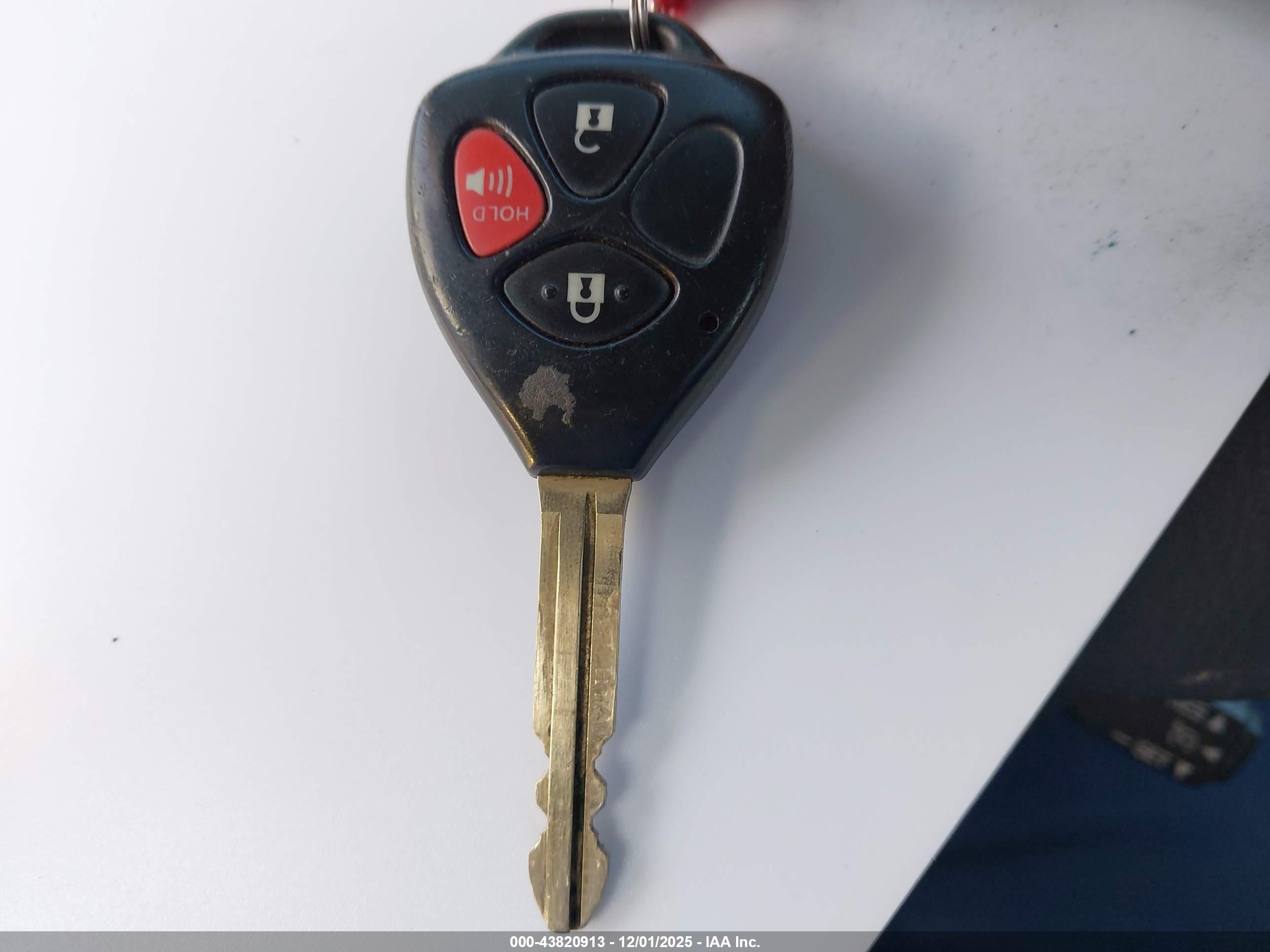 TOYOTA RAV4 image 11