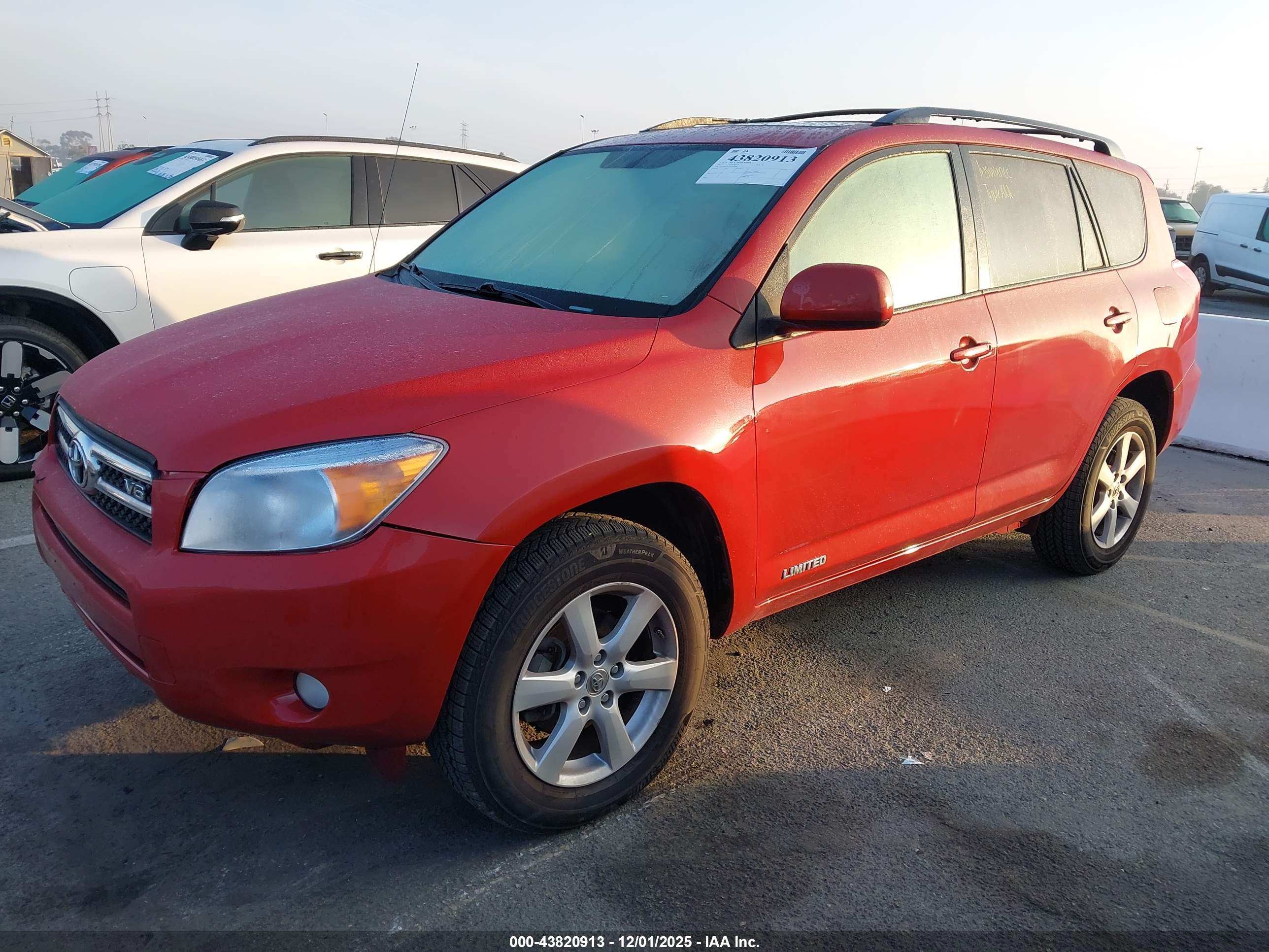 TOYOTA RAV4 image 2