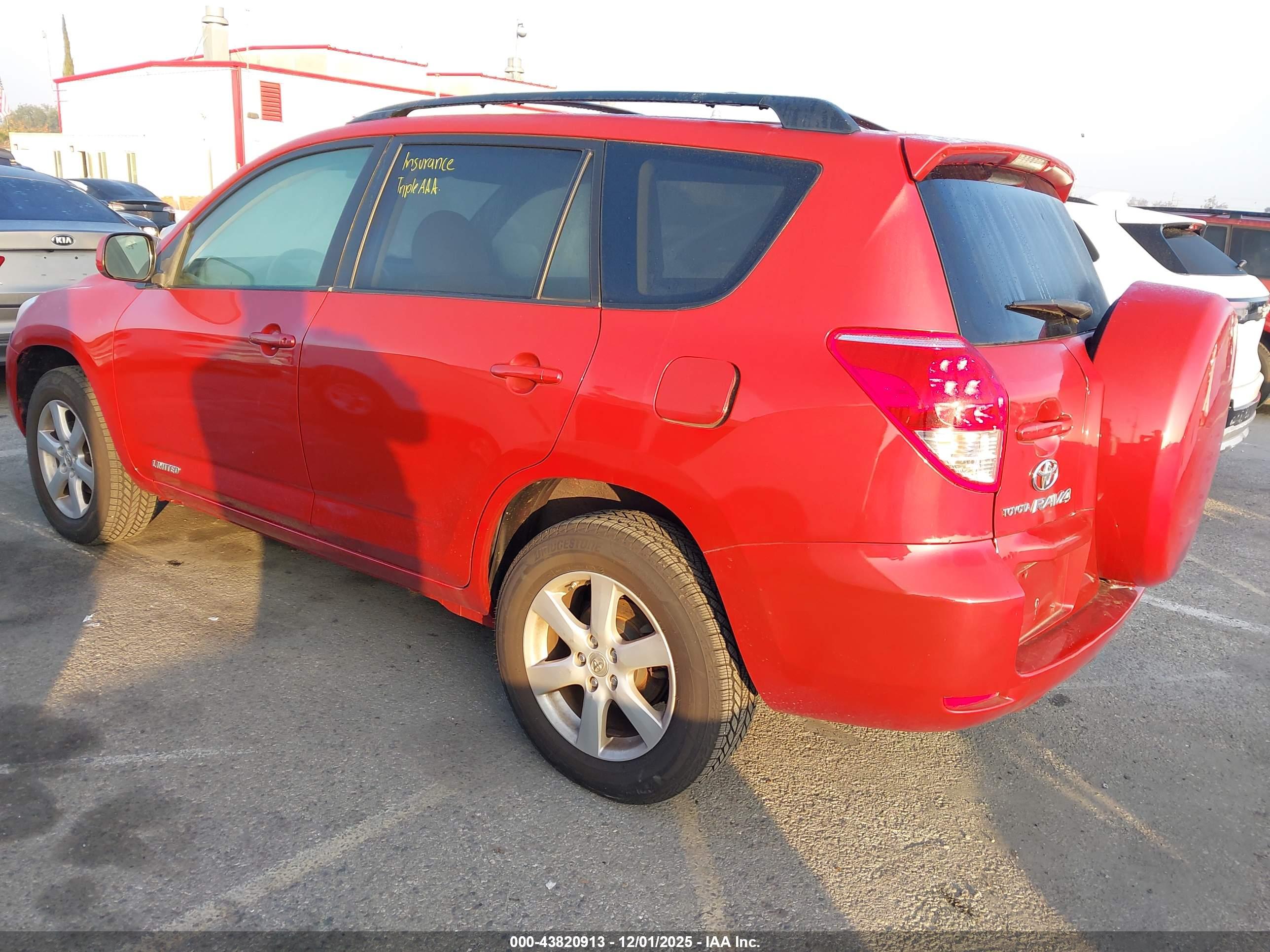 TOYOTA RAV4 image 3