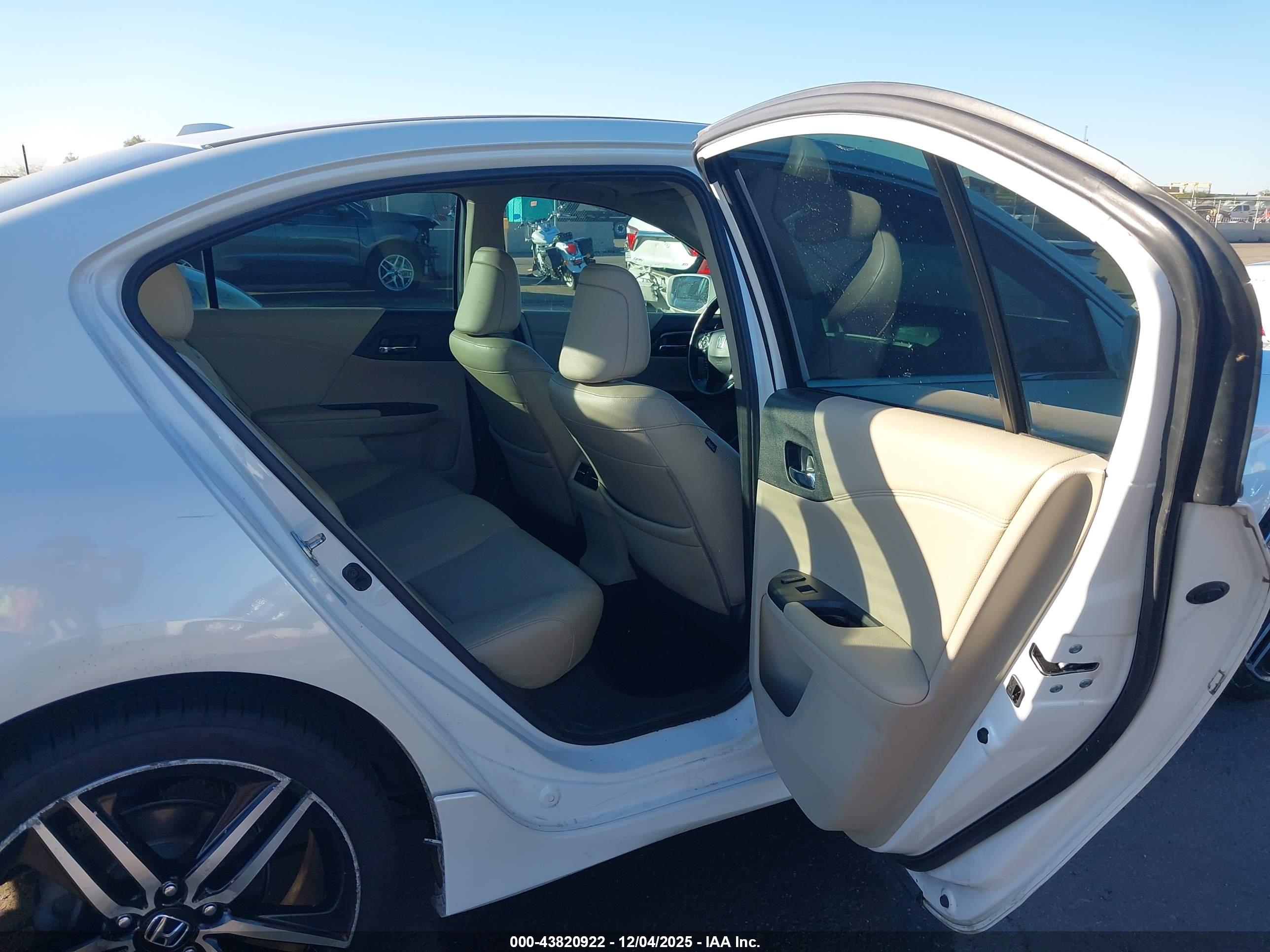 HONDA ACCORD image 8