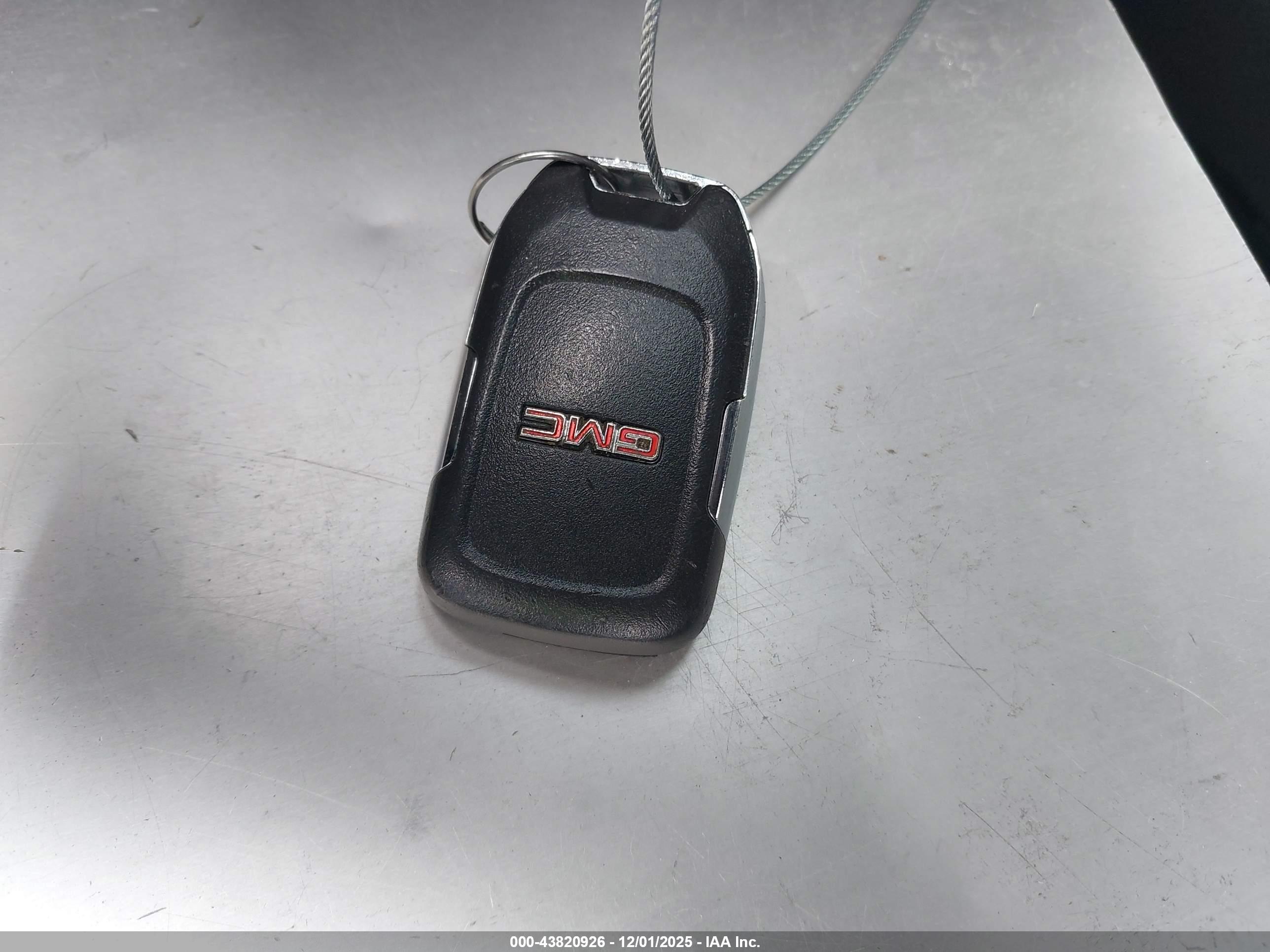 GMC TERRAIN image 11