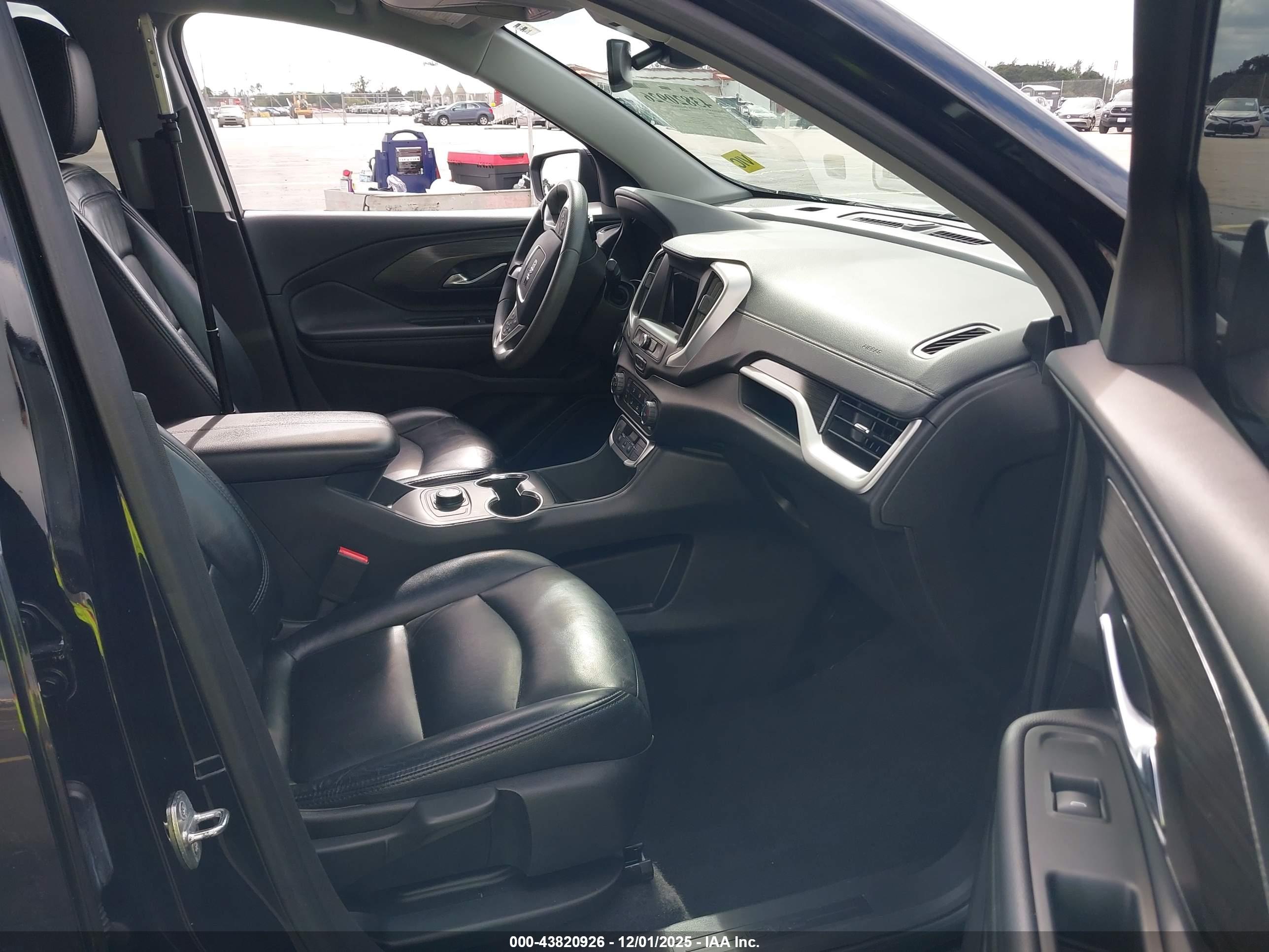 GMC TERRAIN image 5