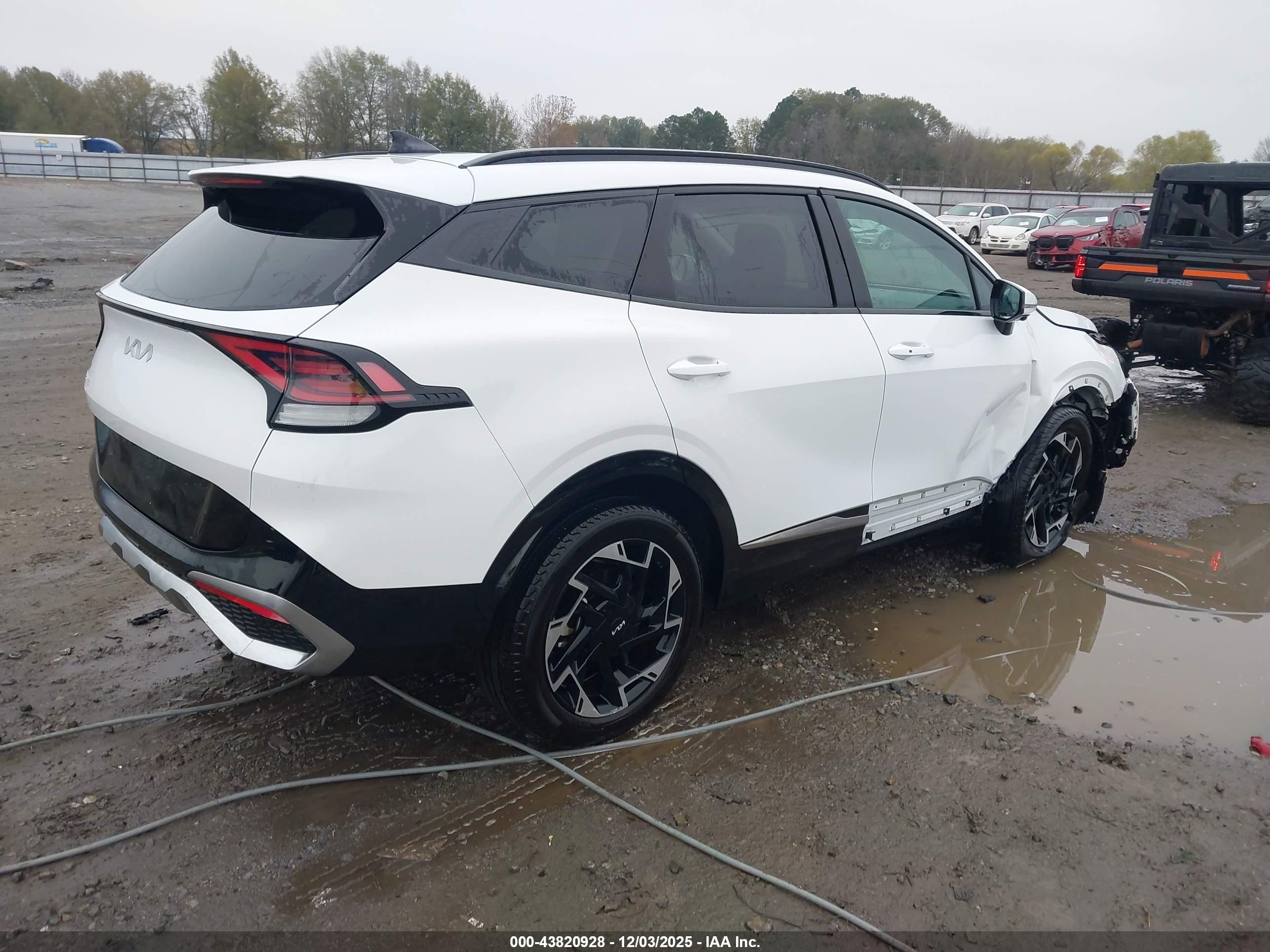 KIA SPORTAGE image 4