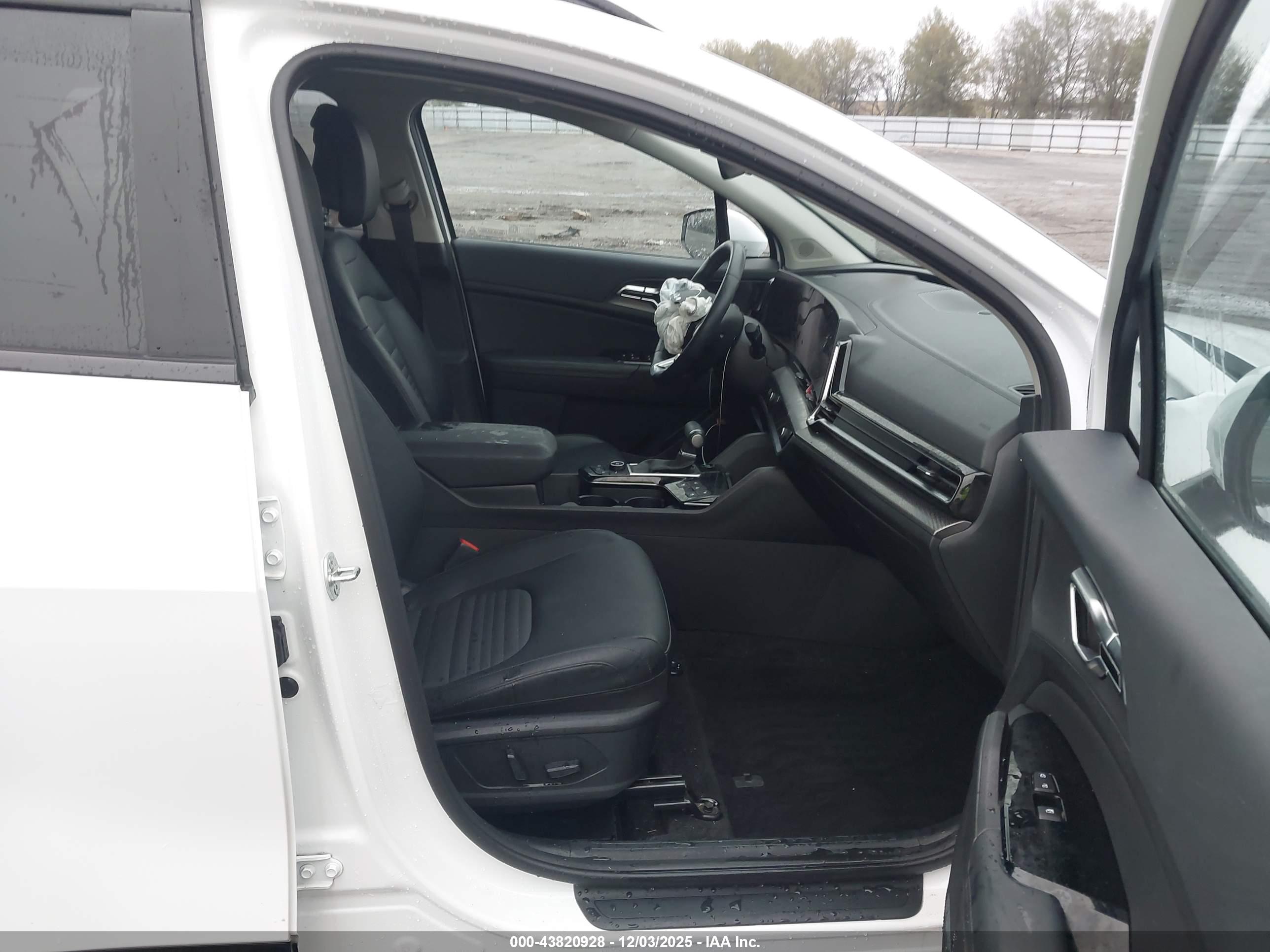 KIA SPORTAGE image 5