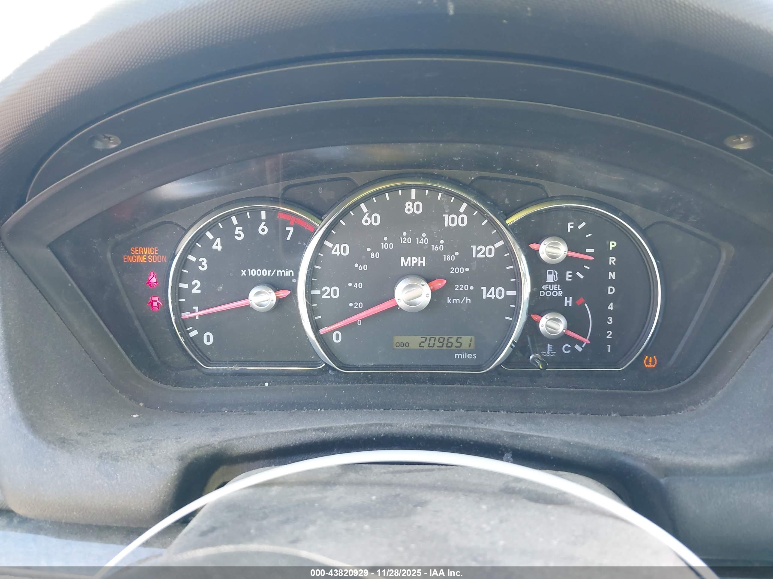 MITSUBISHI GALANT image 7