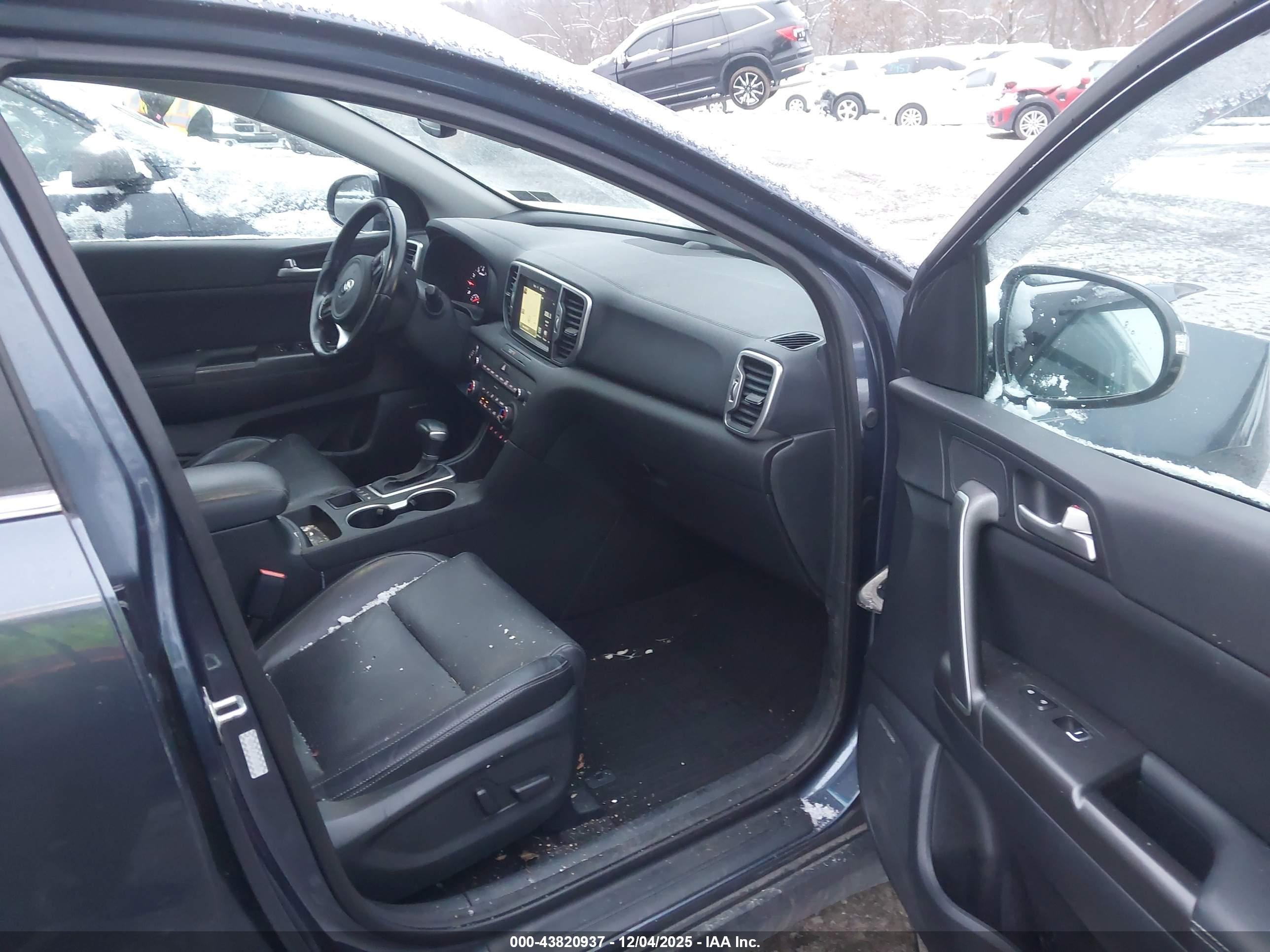 KIA SPORTAGE image 5