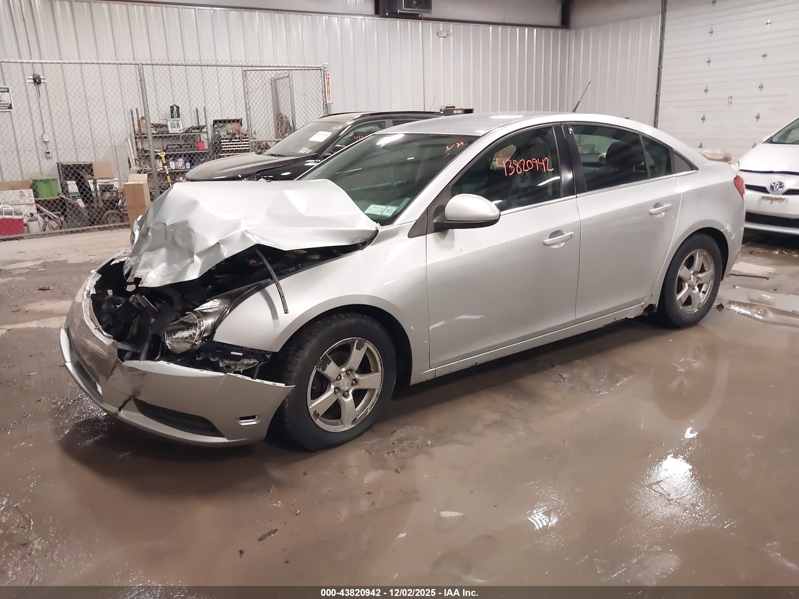 CHEVROLET CRUZE image 2