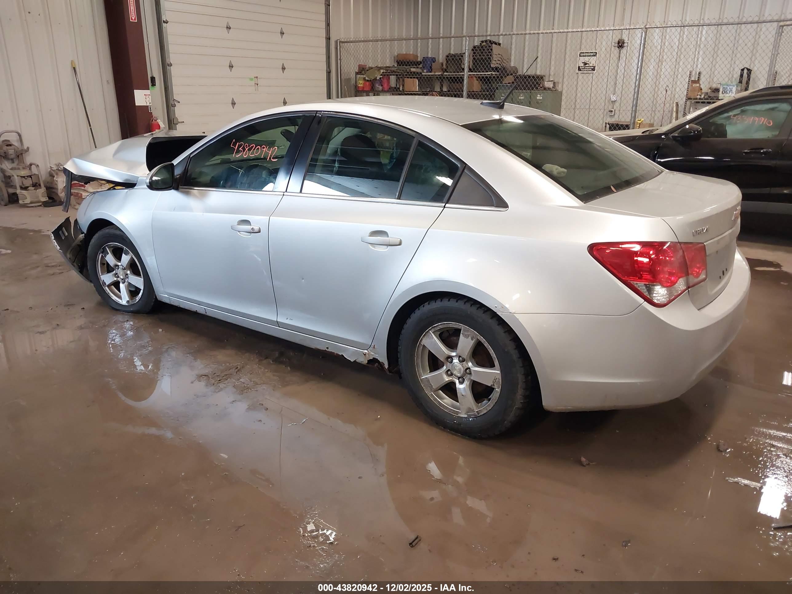 CHEVROLET CRUZE image 3