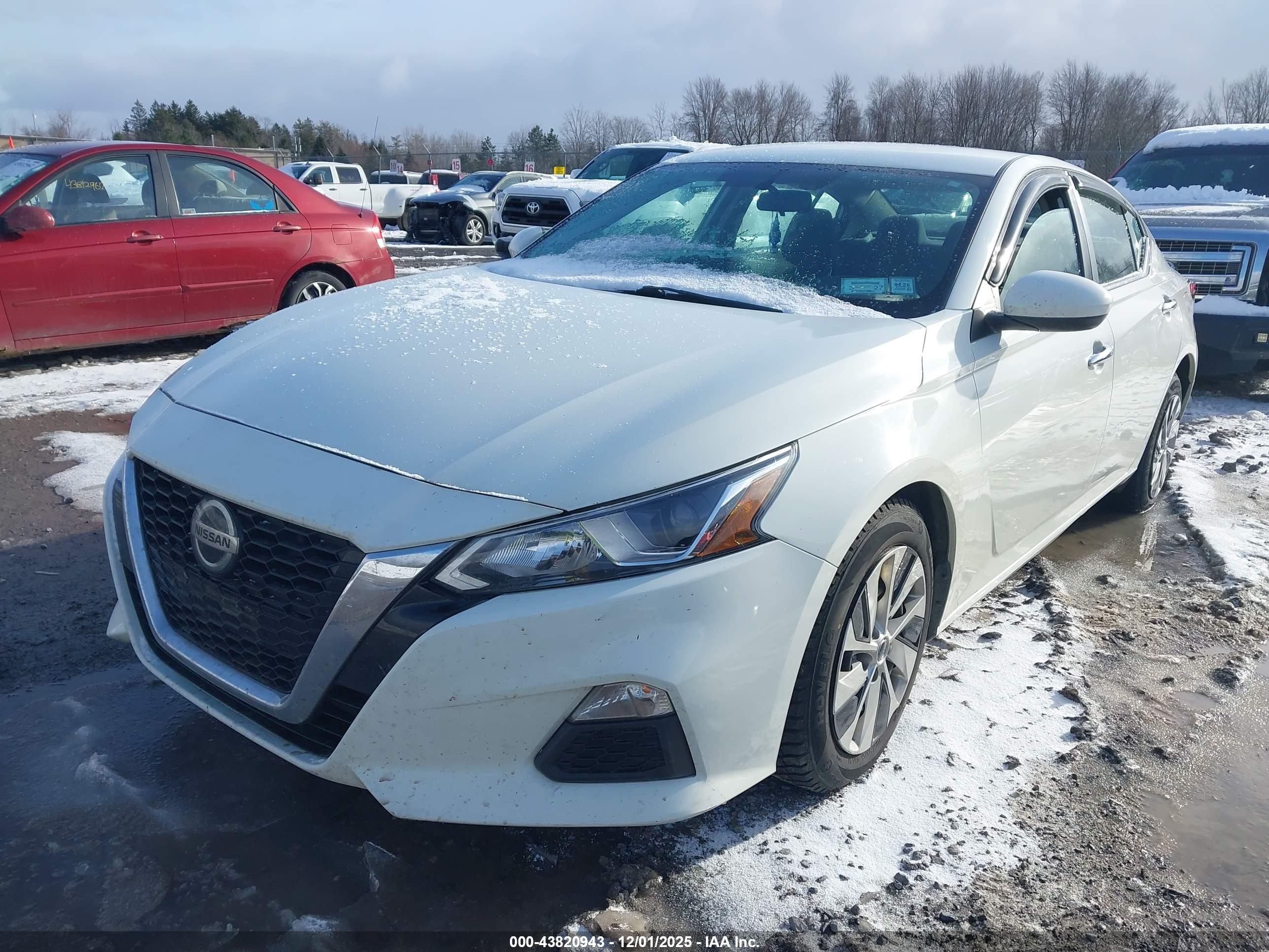 NISSAN ALTIMA image 2