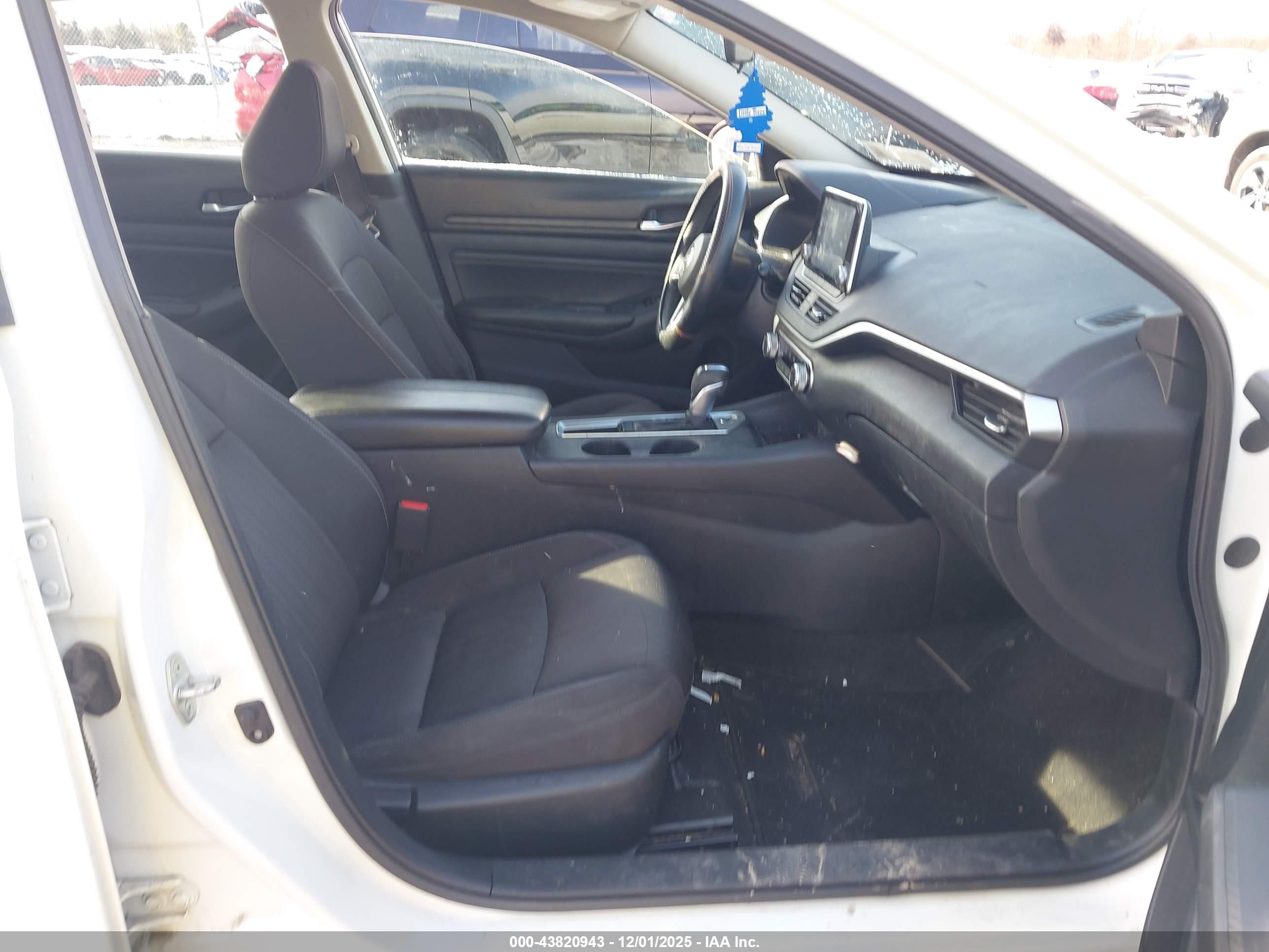 NISSAN ALTIMA image 5