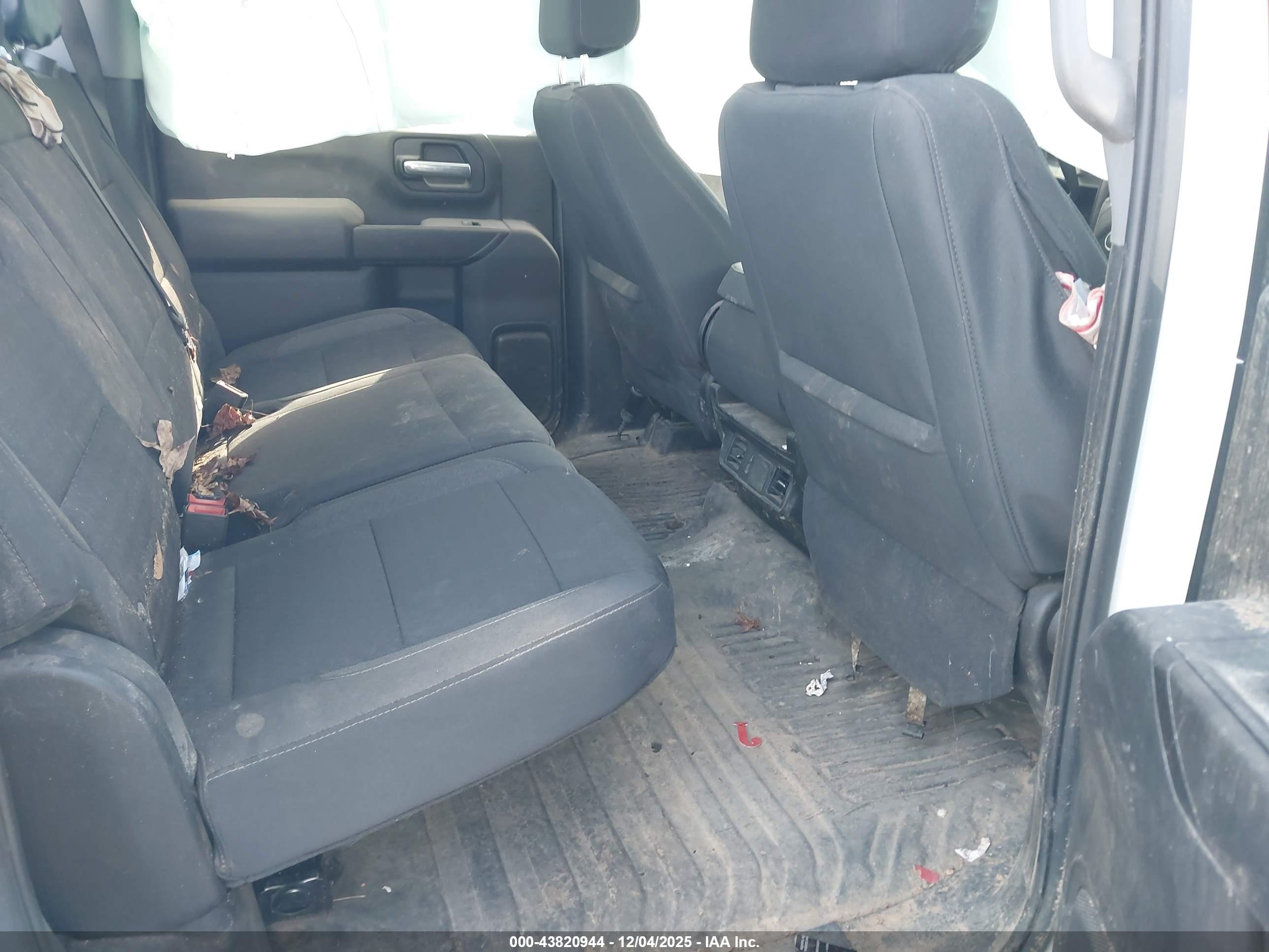 GMC SIERRA image 8