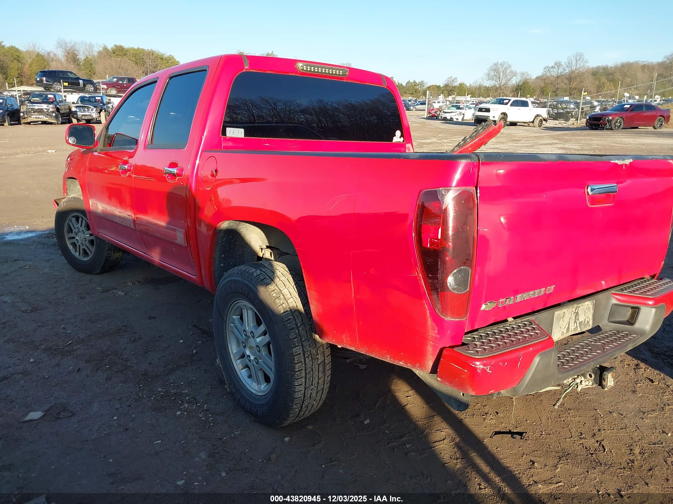 CHEVROLET COLORADO image 3