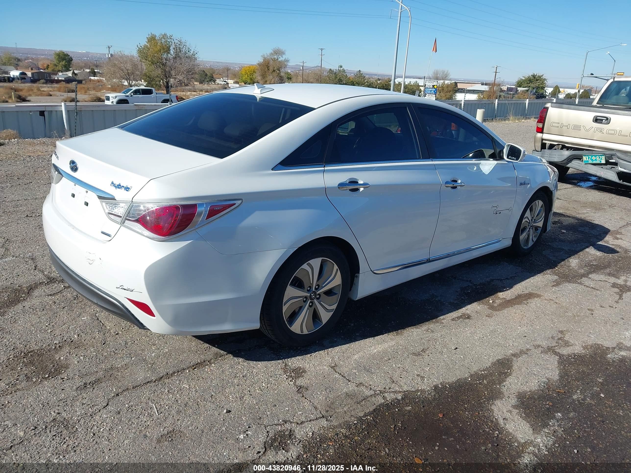 HYUNDAI SONATA image 4