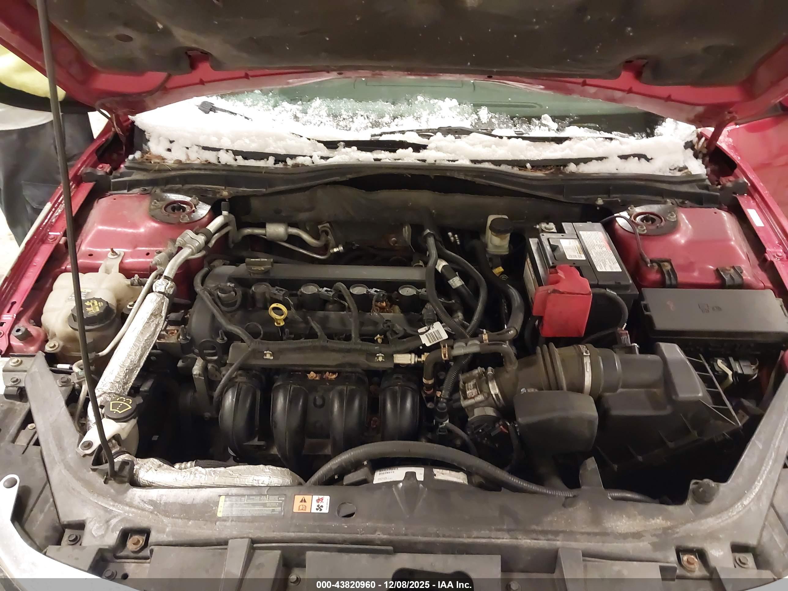 FORD FUSION image 10