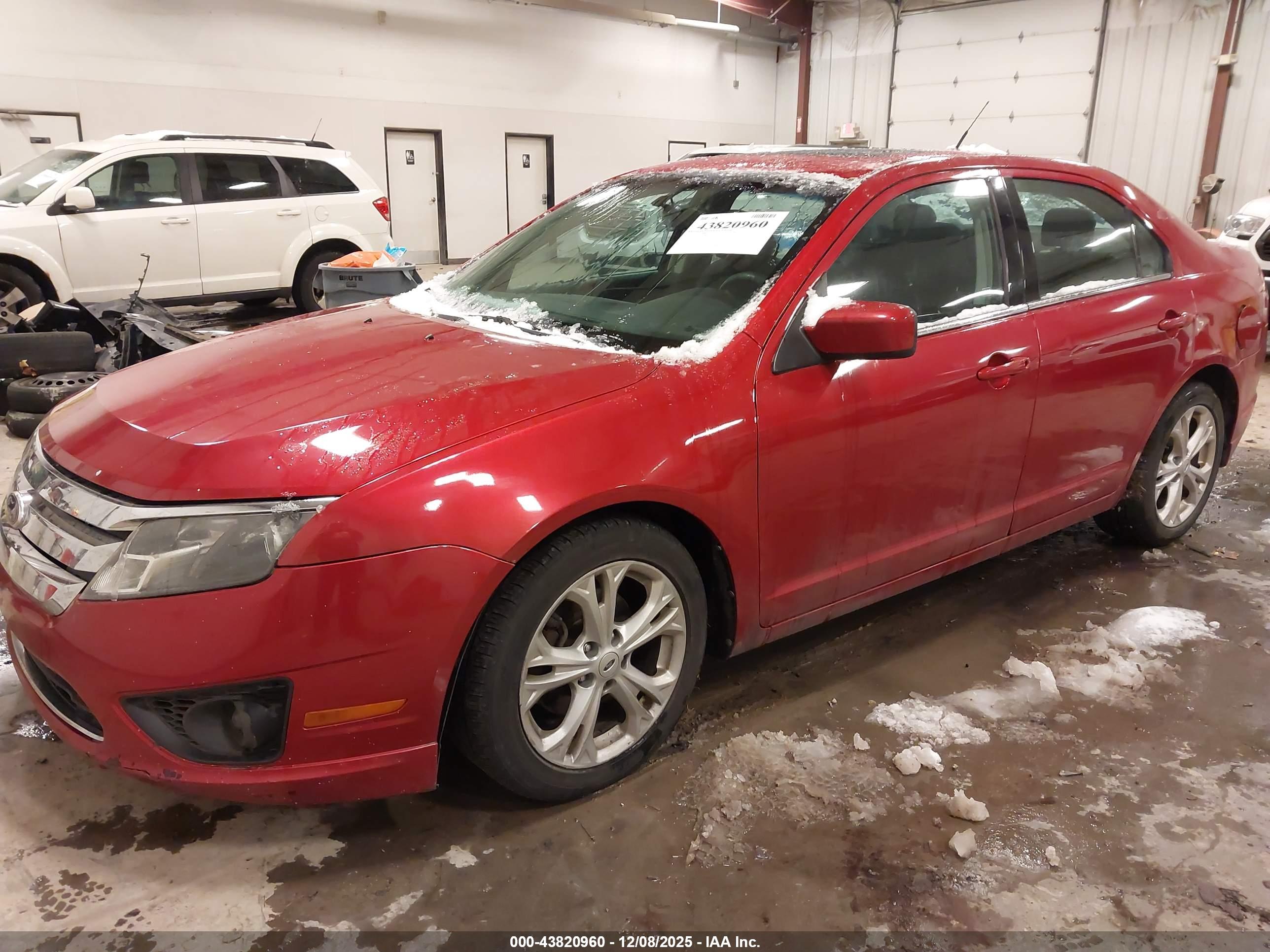 FORD FUSION image 2