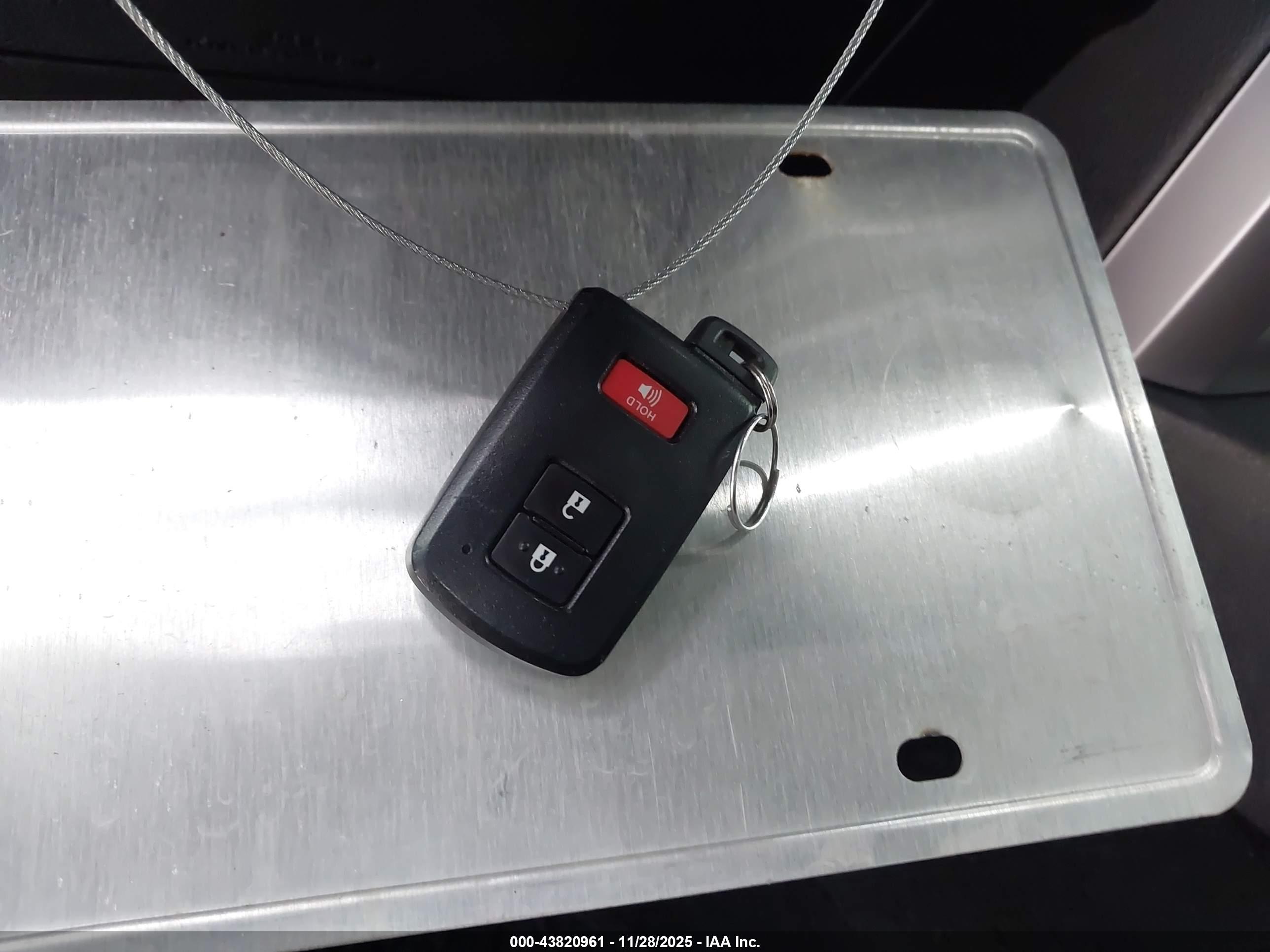 TOYOTA 4RUNNER image 11