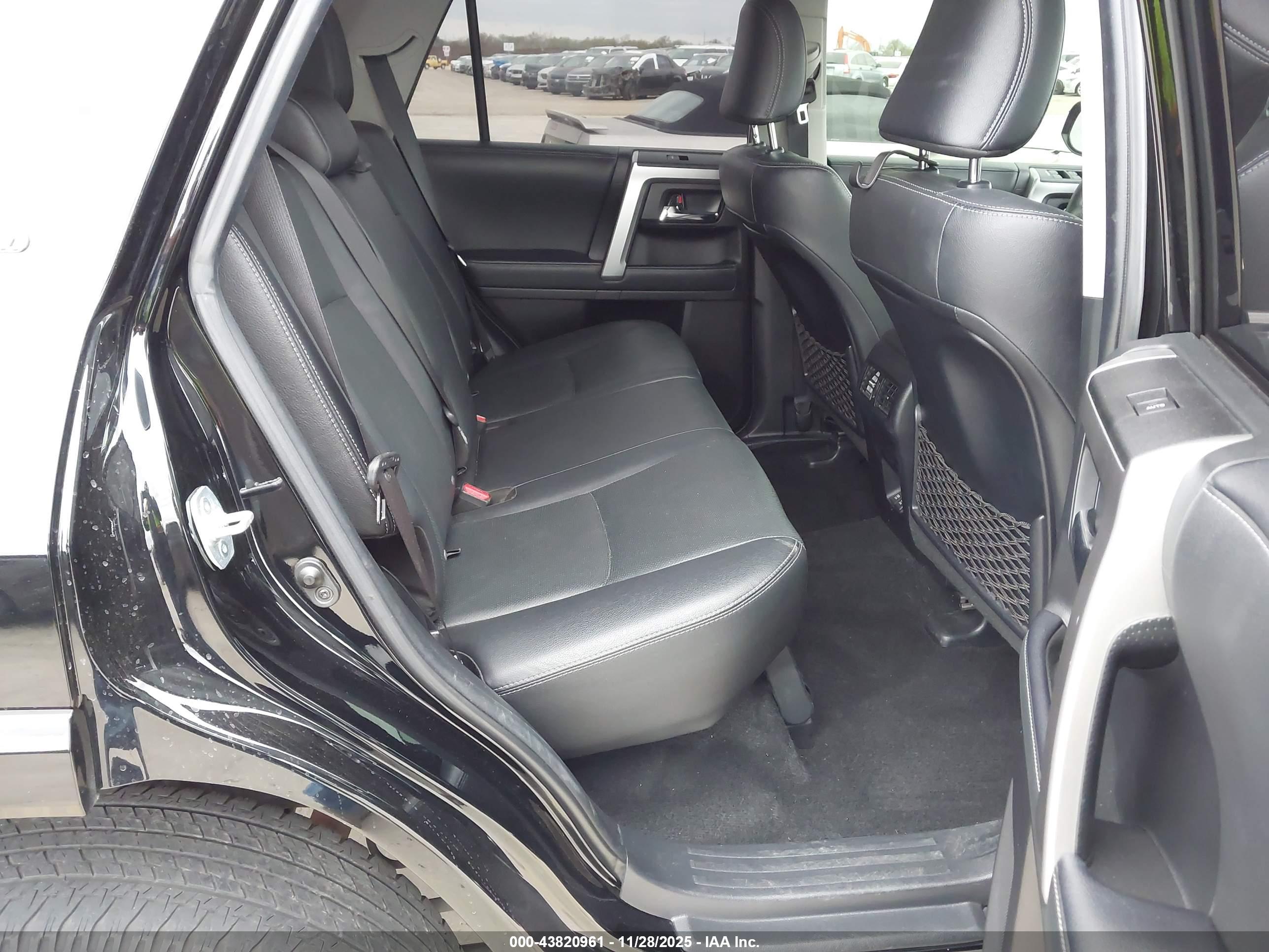 TOYOTA 4RUNNER image 8