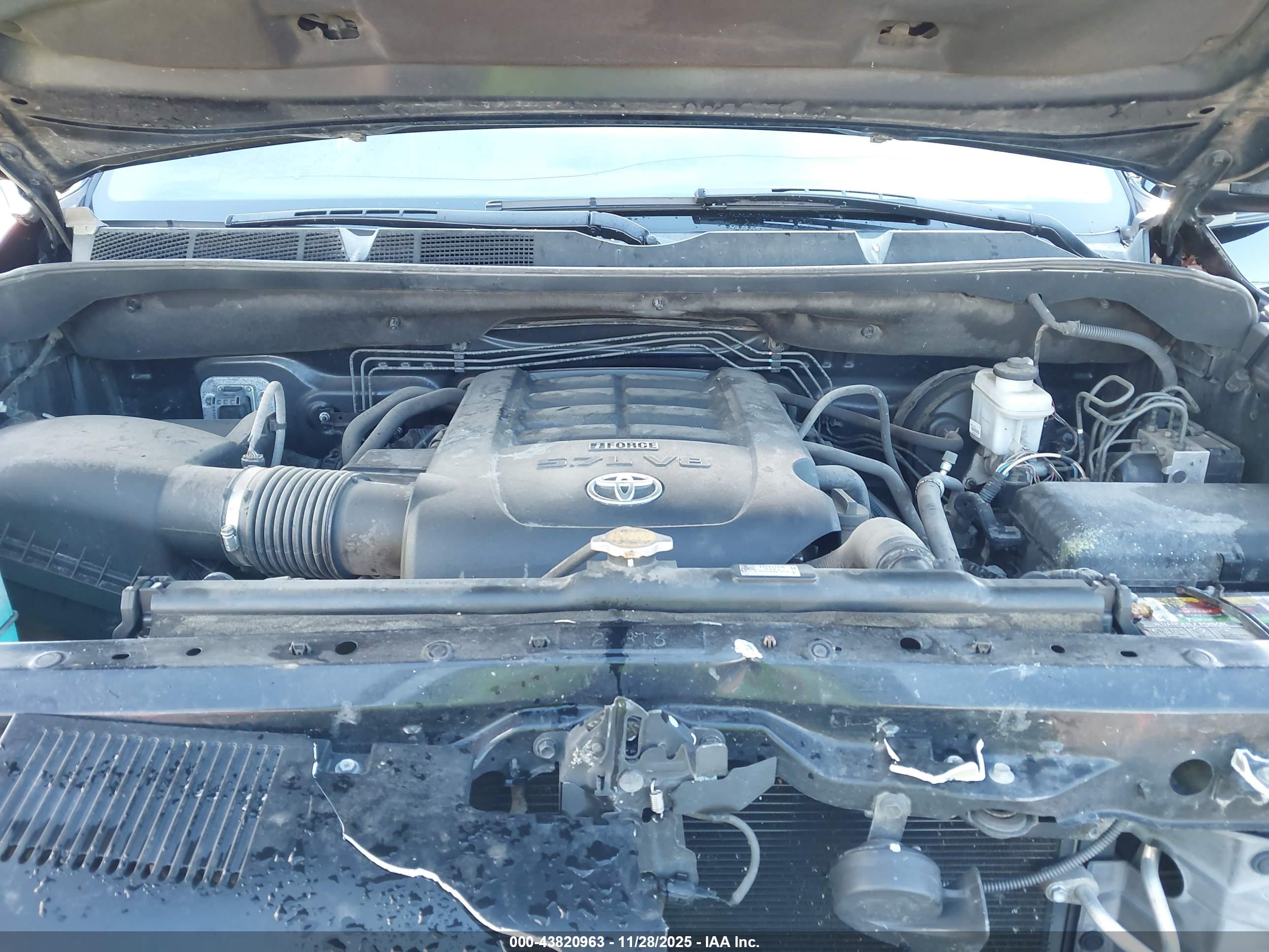 TOYOTA TUNDRA image 10