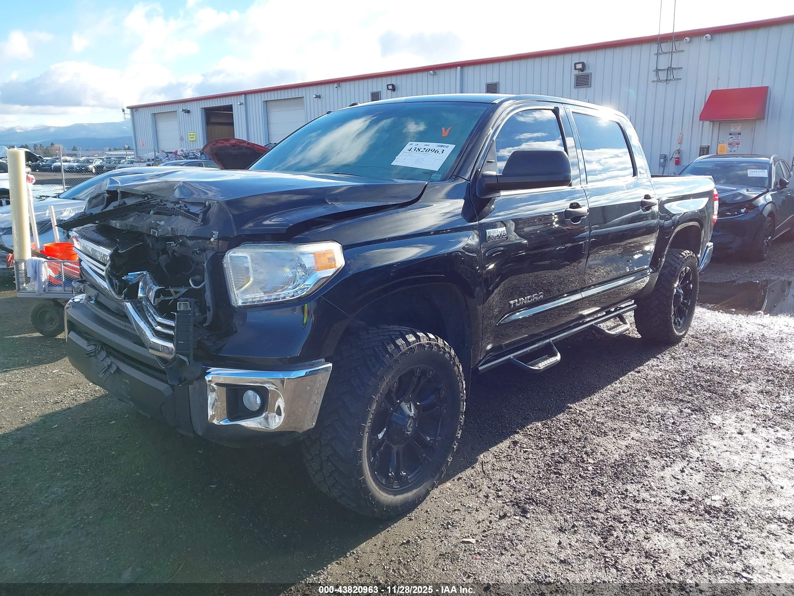 TOYOTA TUNDRA image 2