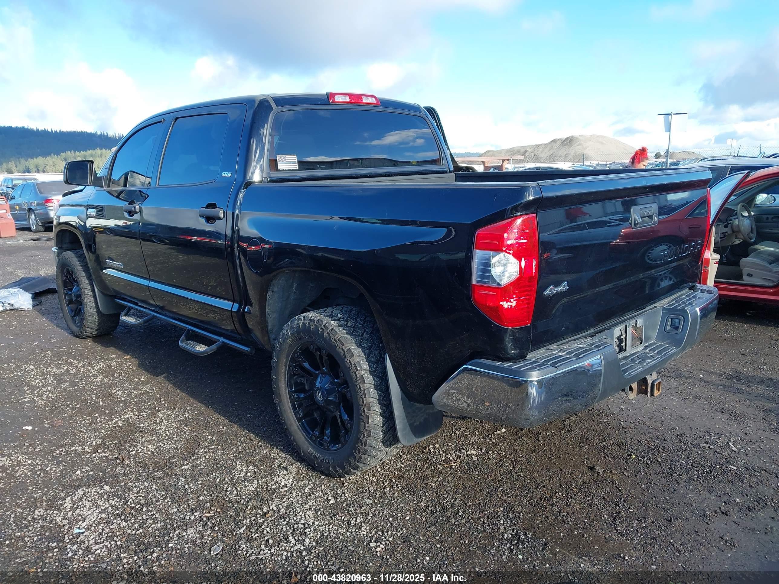 TOYOTA TUNDRA image 3