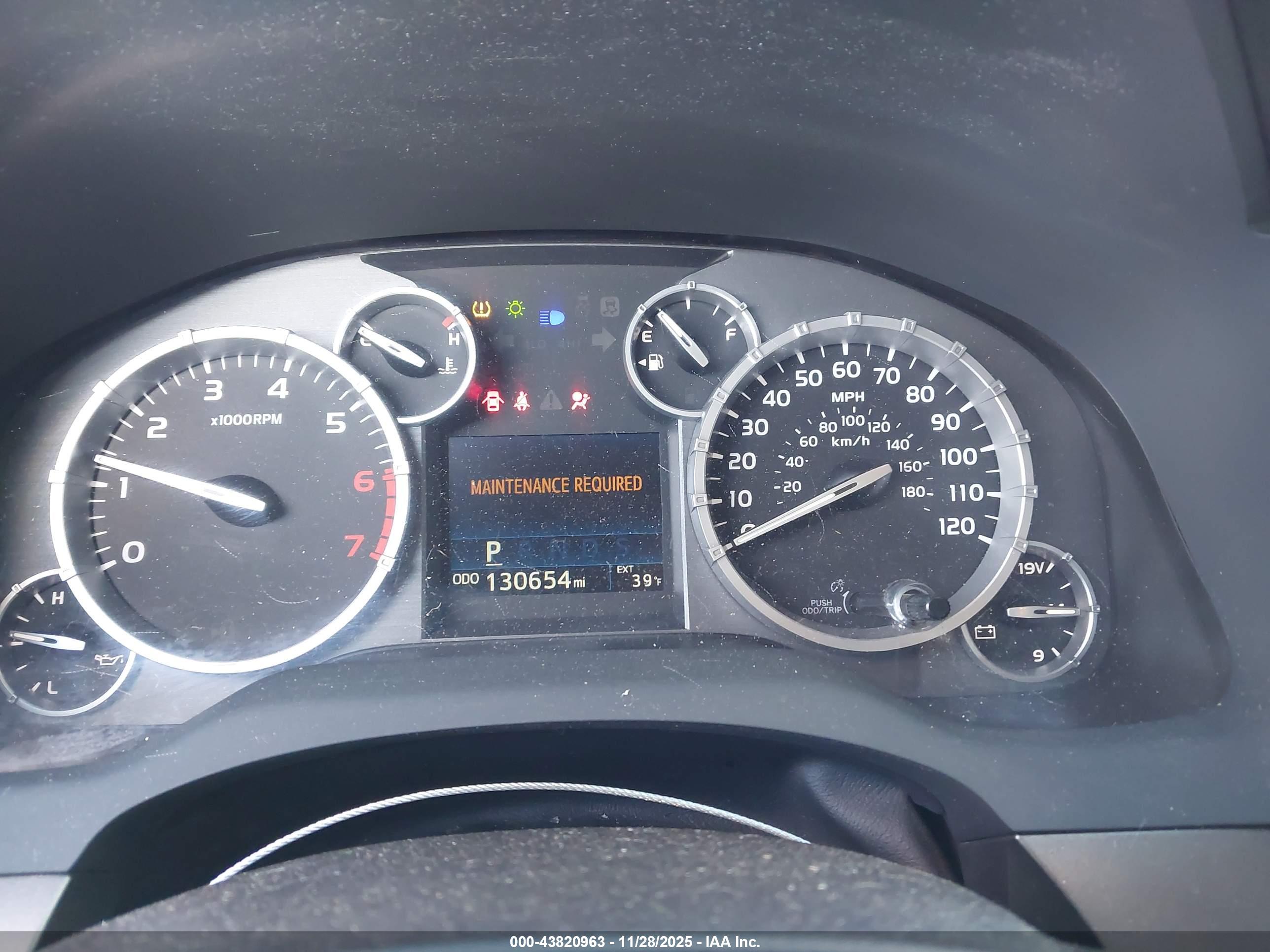 TOYOTA TUNDRA image 7