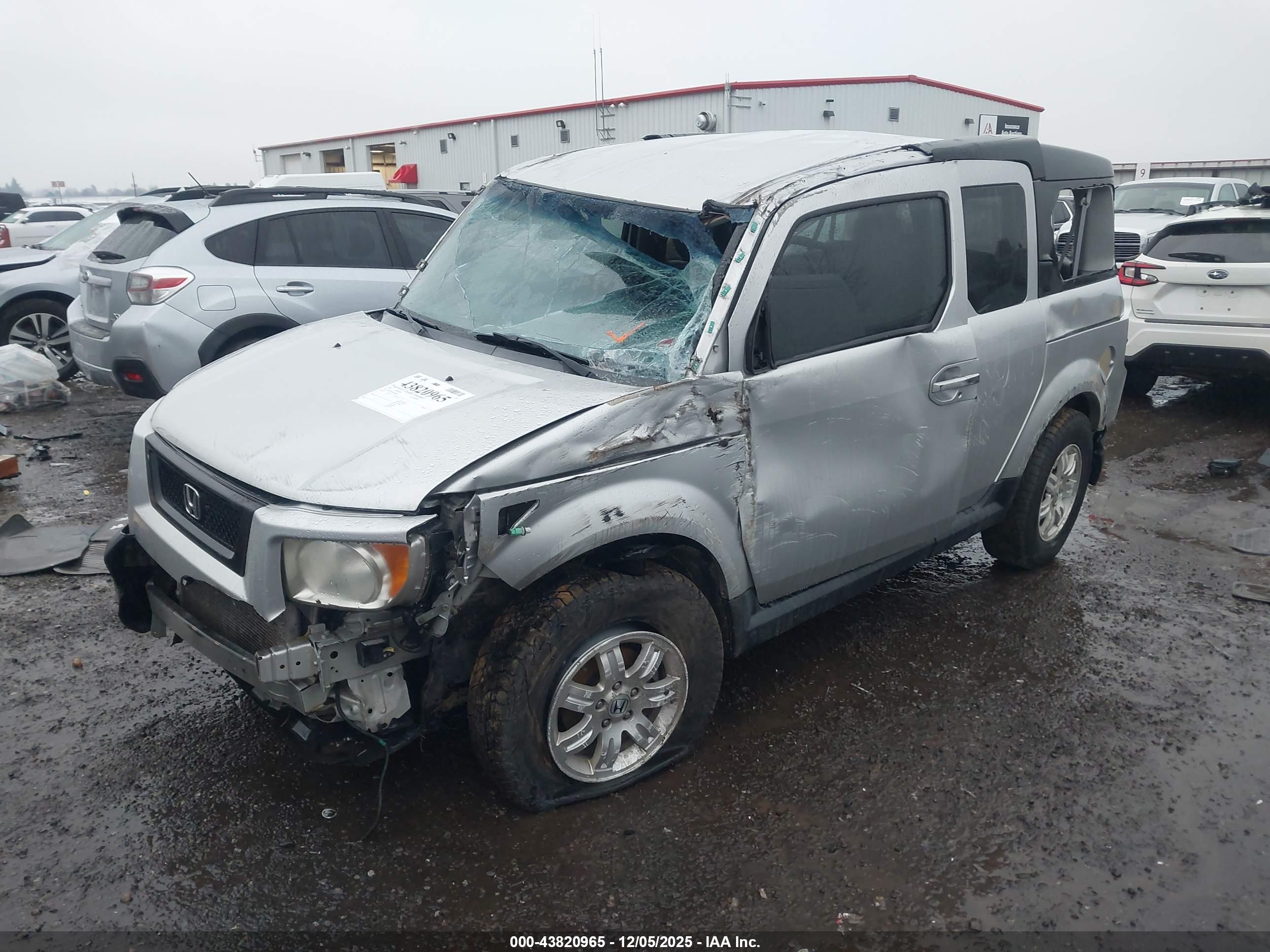 HONDA ELEMENT image 2