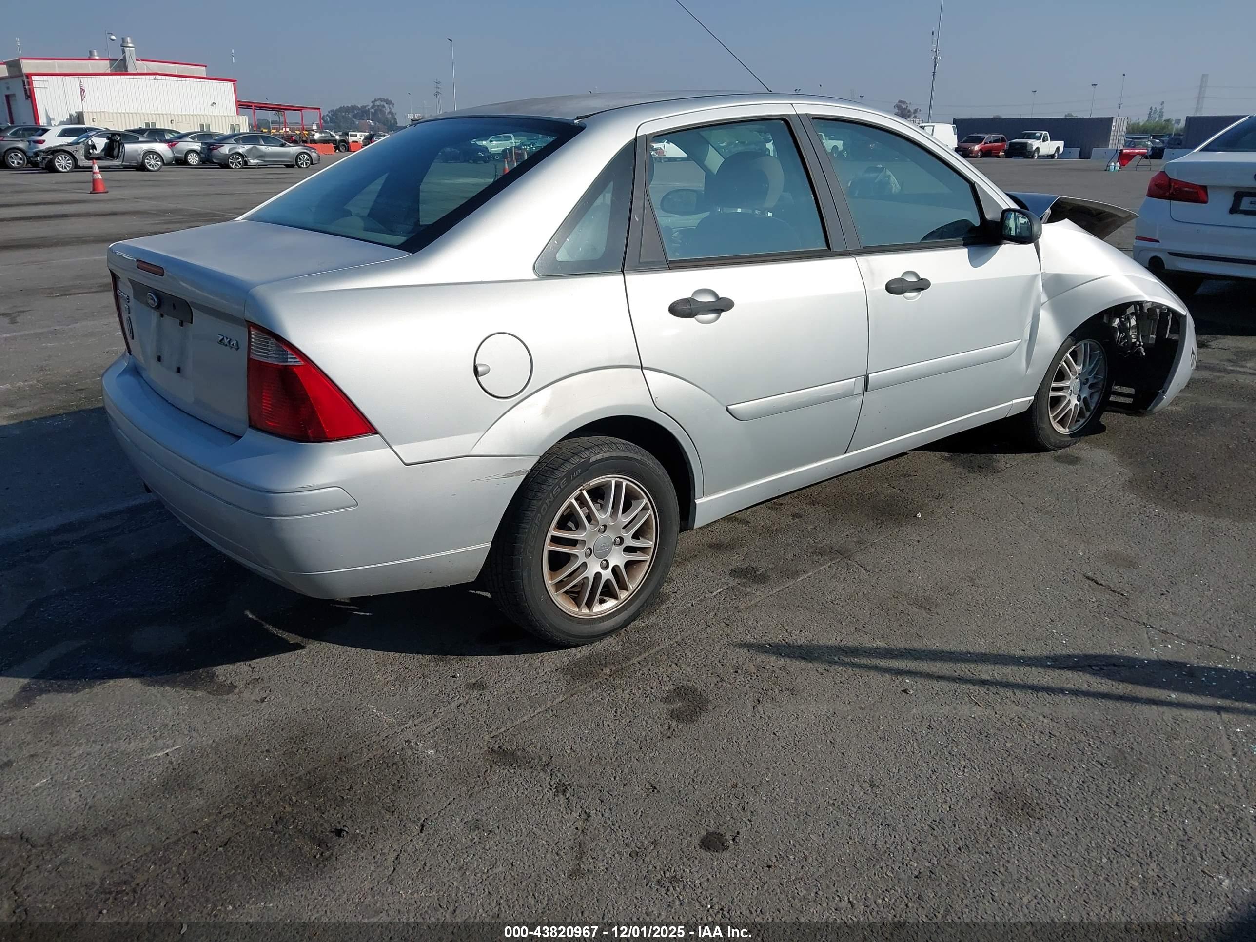 FORD FOCUS image 4