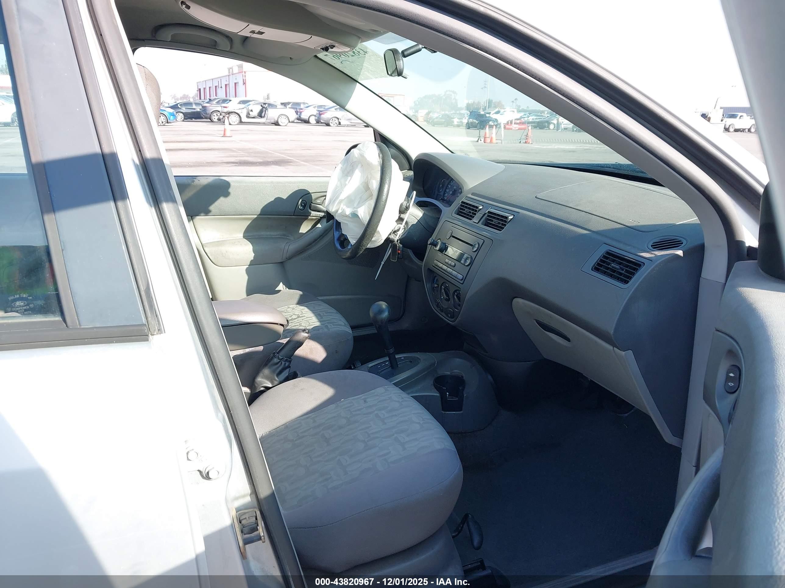 FORD FOCUS image 5