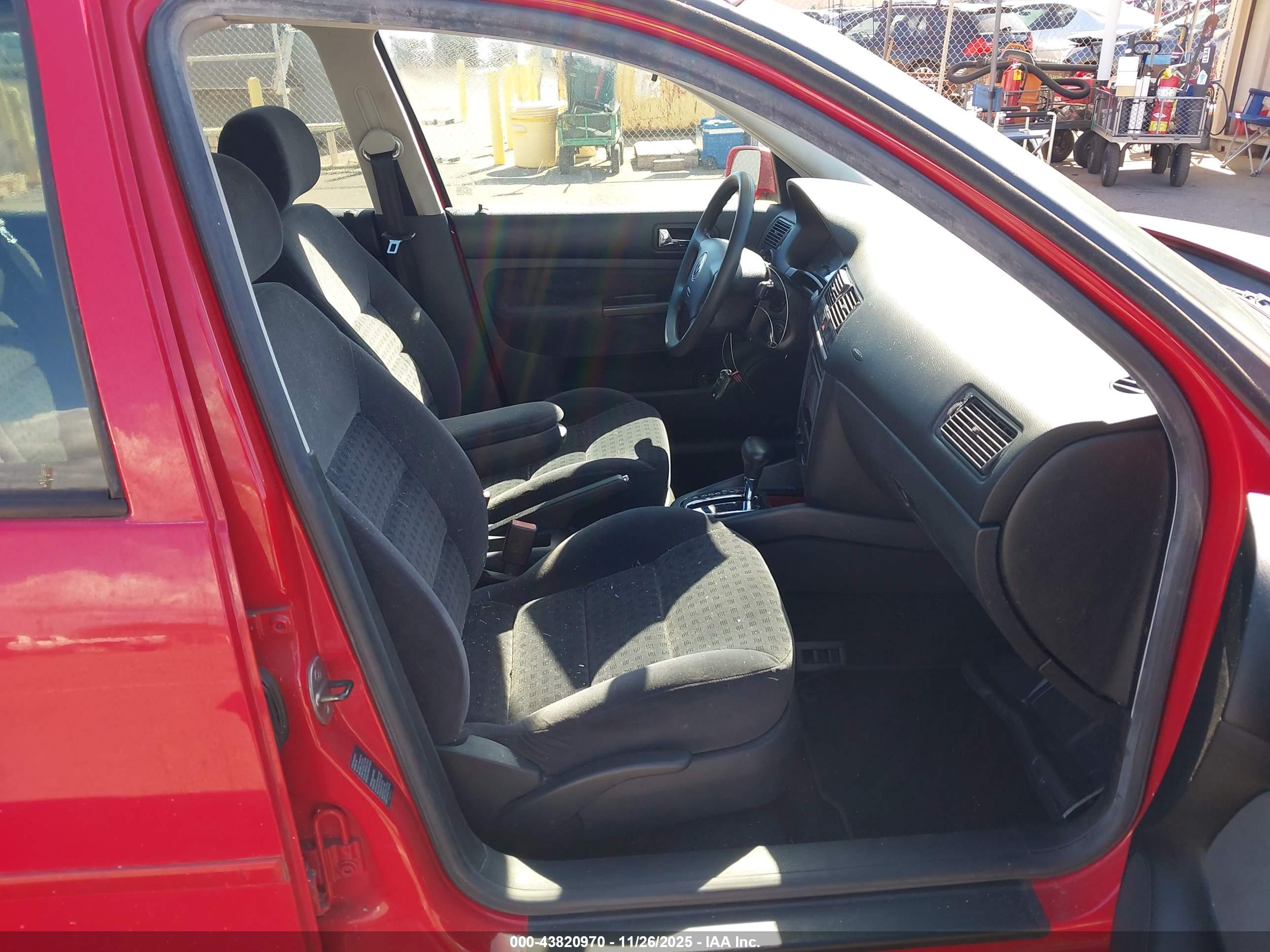 VOLKSWAGEN GOLF image 5