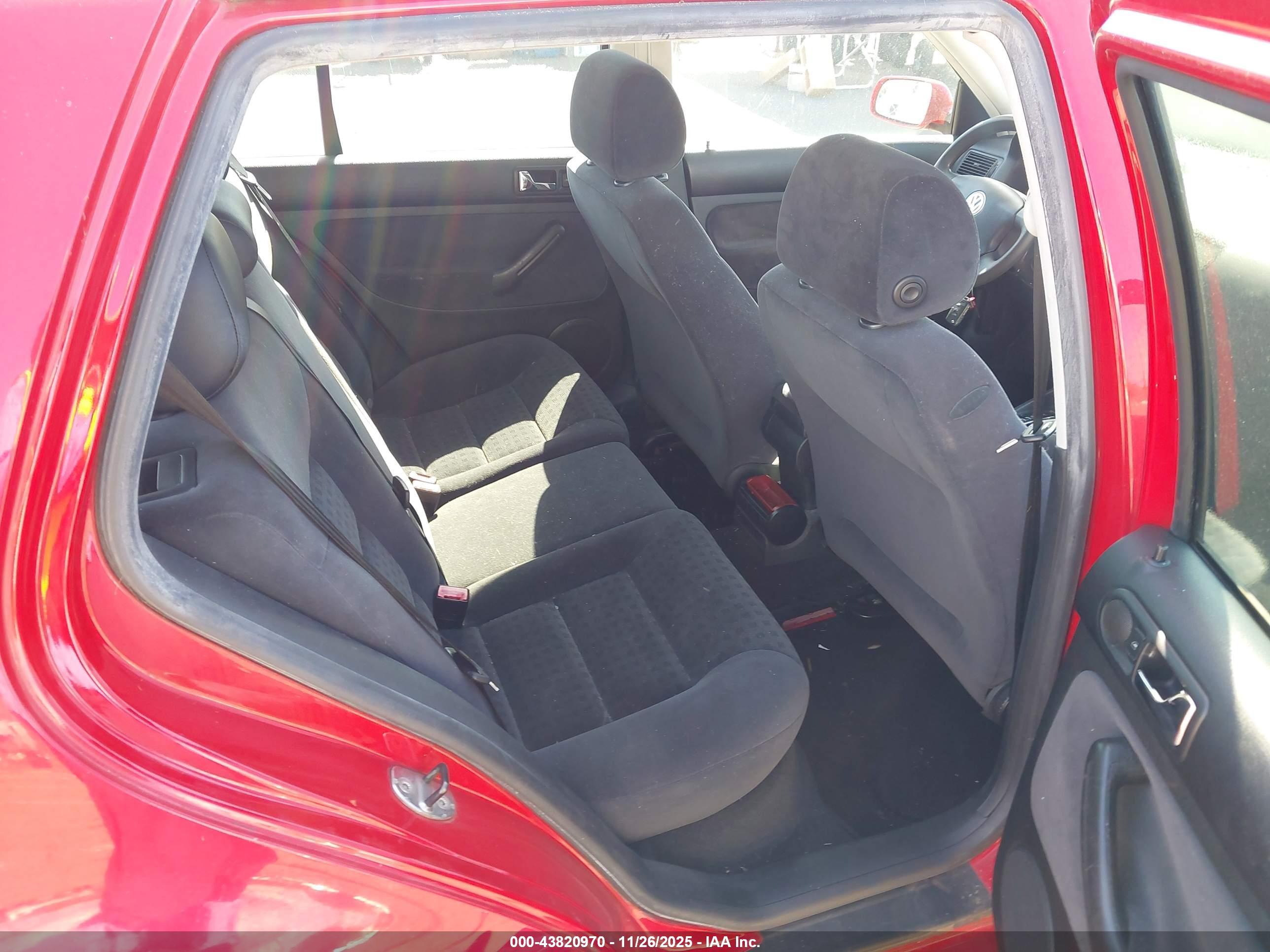 VOLKSWAGEN GOLF image 8