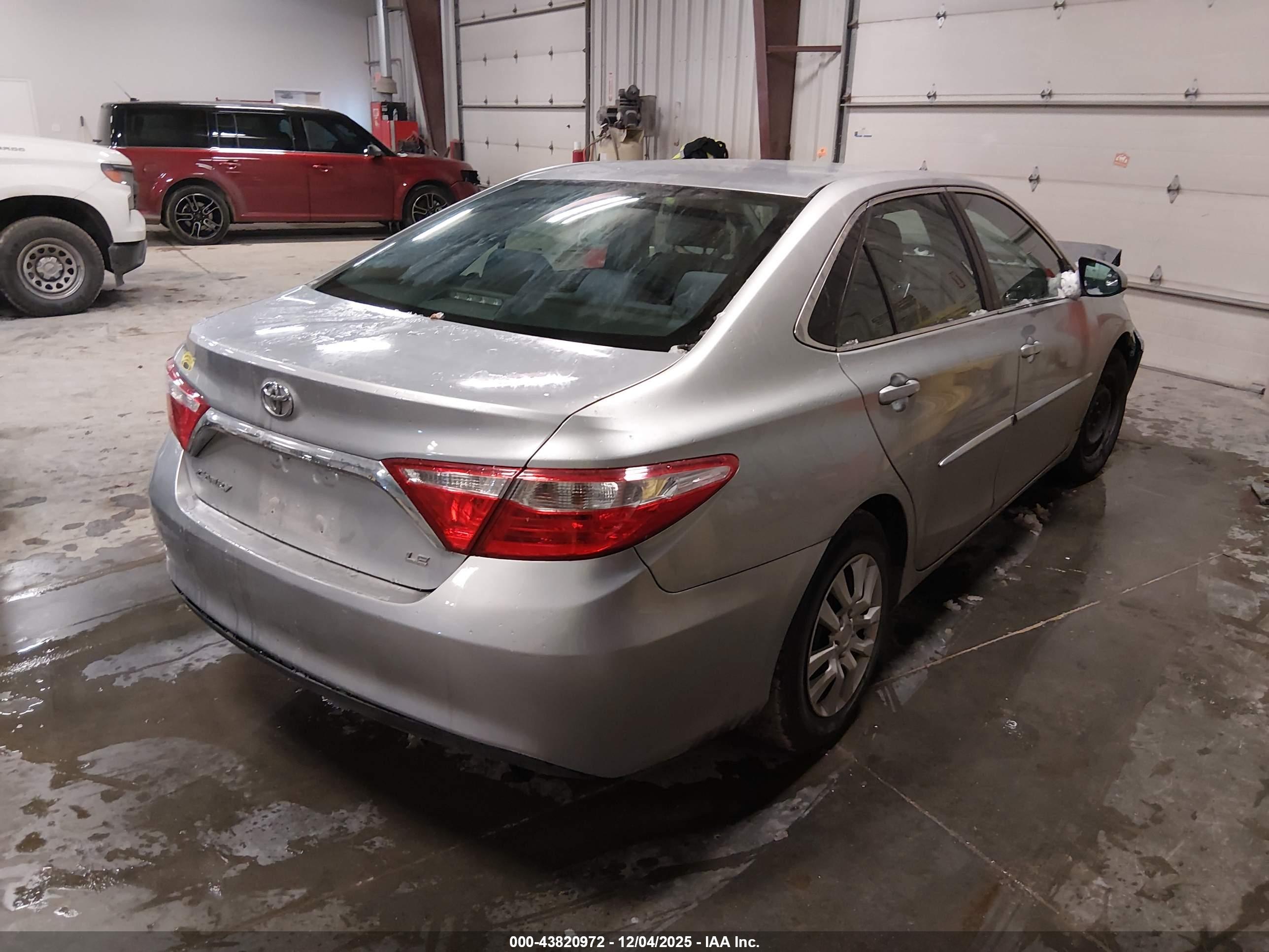 TOYOTA CAMRY image 4