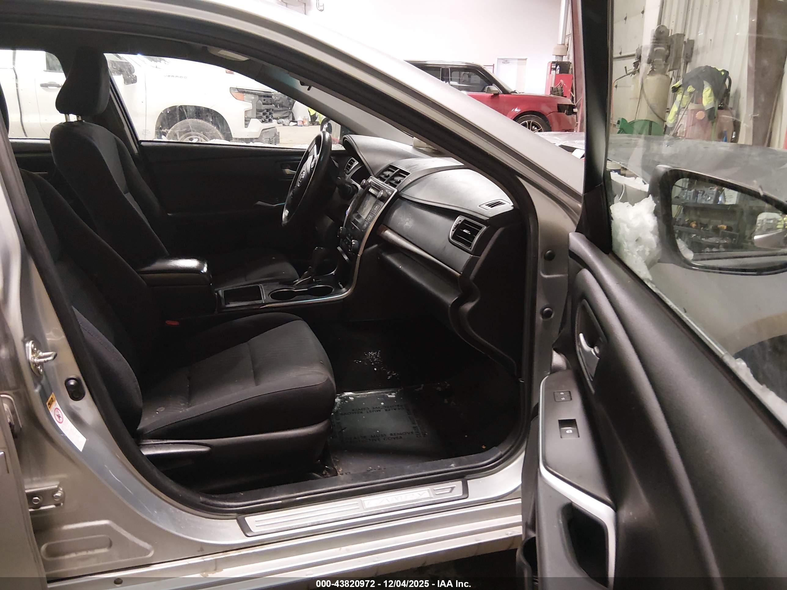 TOYOTA CAMRY image 5